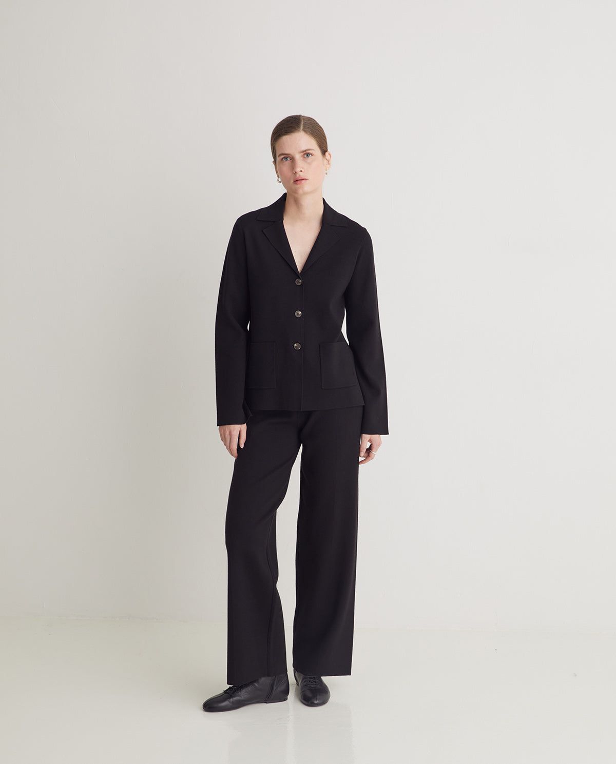 Zeitloser Blazer kombiniert mit passender Hose | myloook Fair Fashion