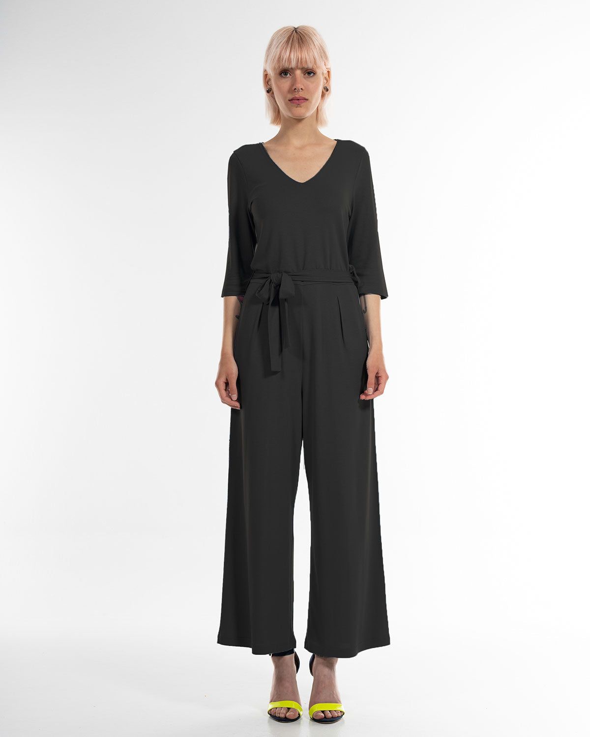 Piqué Jumpsuit in Schwarz – Rückansicht #farbe_schwarz