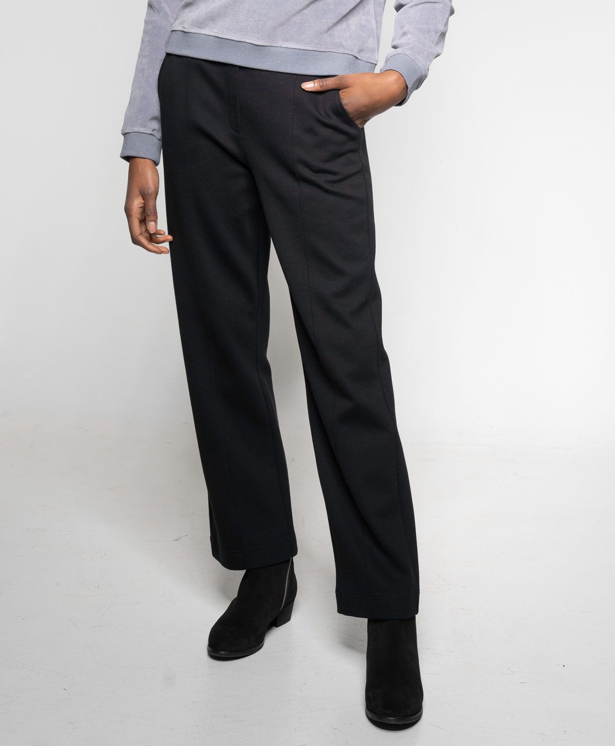 Gabardine Hose in Raven – Rückansicht myloook #farbe_raven