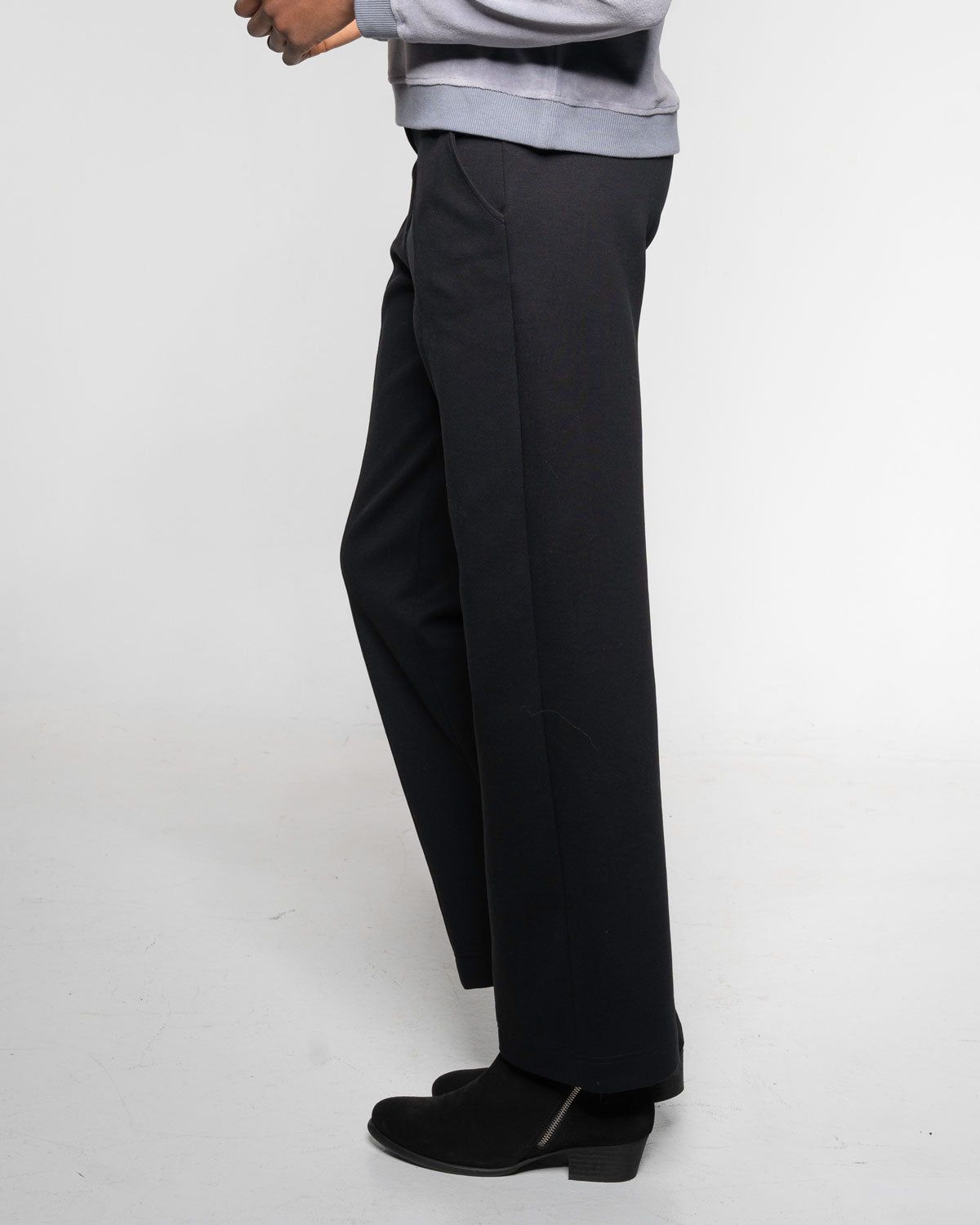 Gabardine Hose – Ansicht von vorne in Raven myloook #farbe_raven
