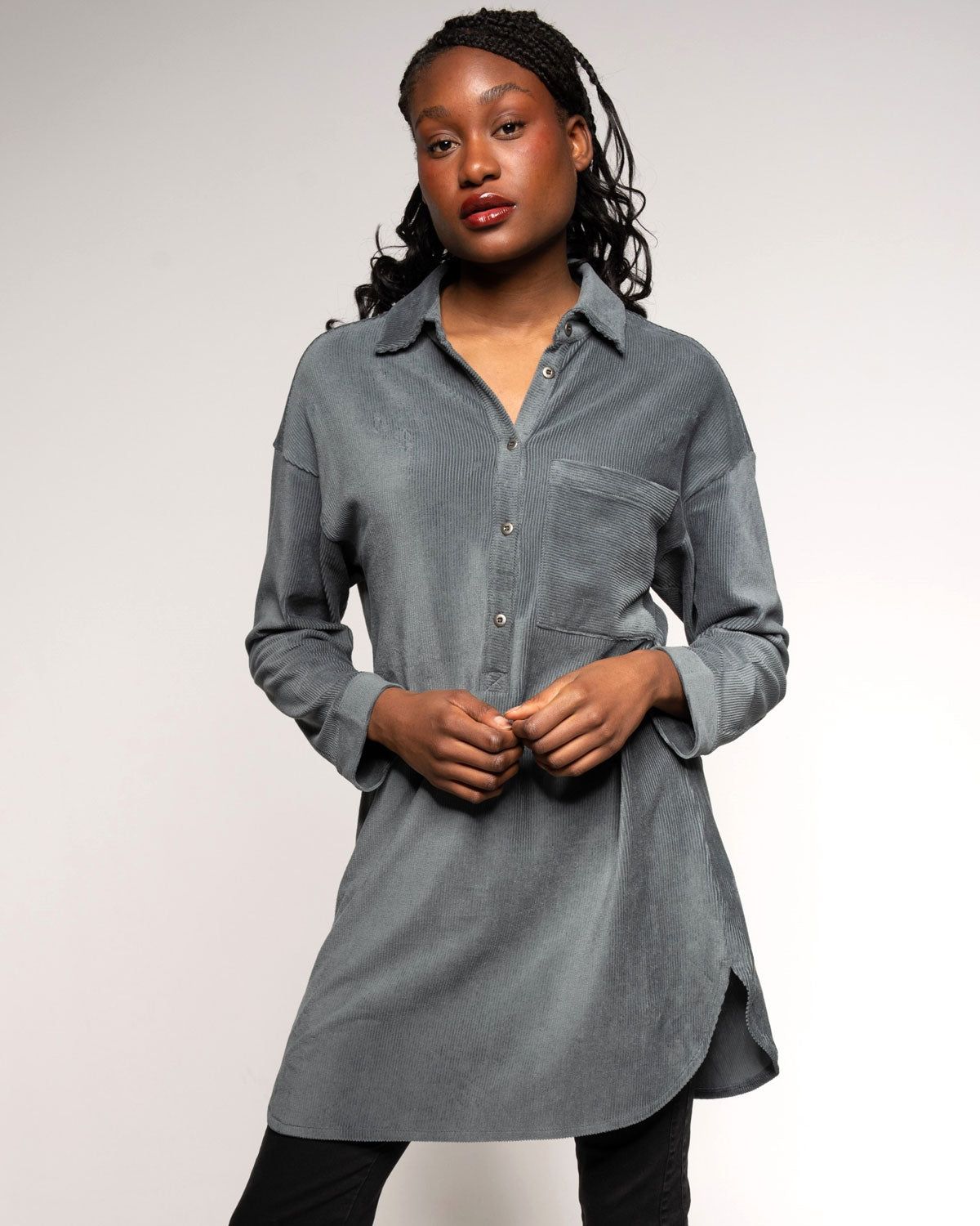 Corduroy Jumper in Thymian – Halbnahaufnahme myloook #farbe_thymian