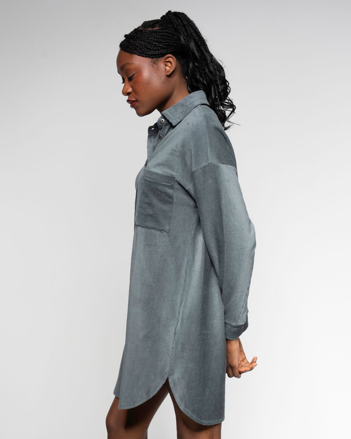 Corduroy Jumper in Thymian – Detailaufnahme #farbe_thymian