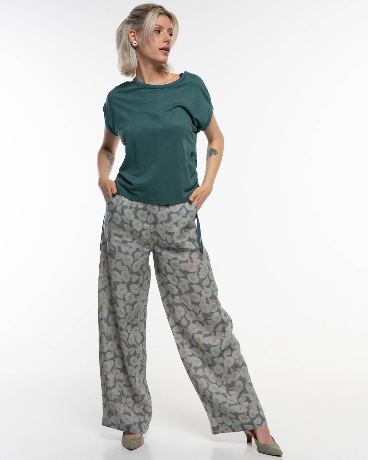 Pique Ruffle Shirt – Detailansicht Stoff in Botanic #farbe_botanic