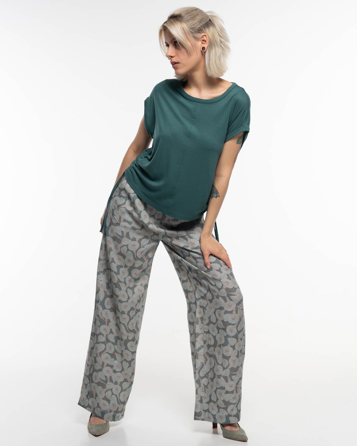 Pique Ruffle Shirt in Botanic – Produktfoto myloook #farbe_botanic