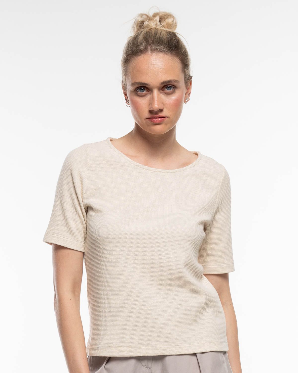 Glitzer-Shirt in Nature – Halbnahaufnahme myloook #farbe_nature.