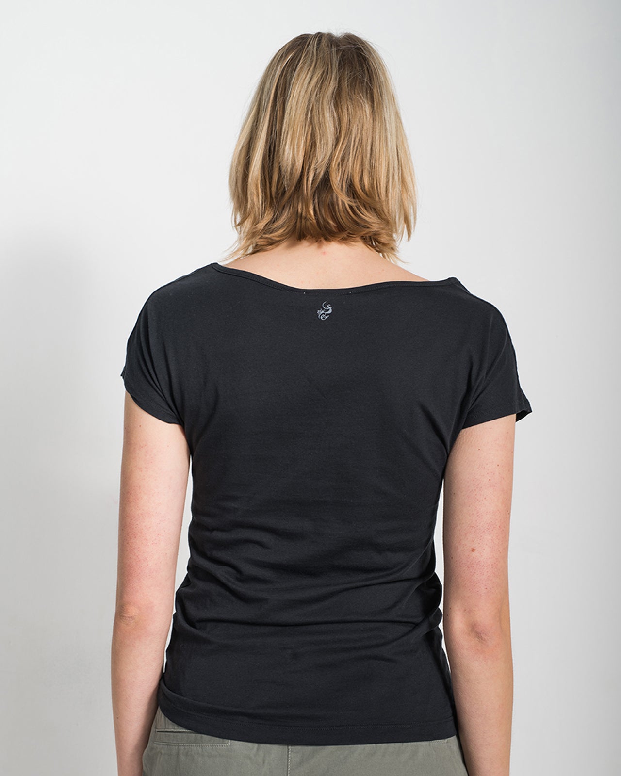 T-Shirt Short Pure in Schwarz – Halbnahaufnahme #farbe_schwarz