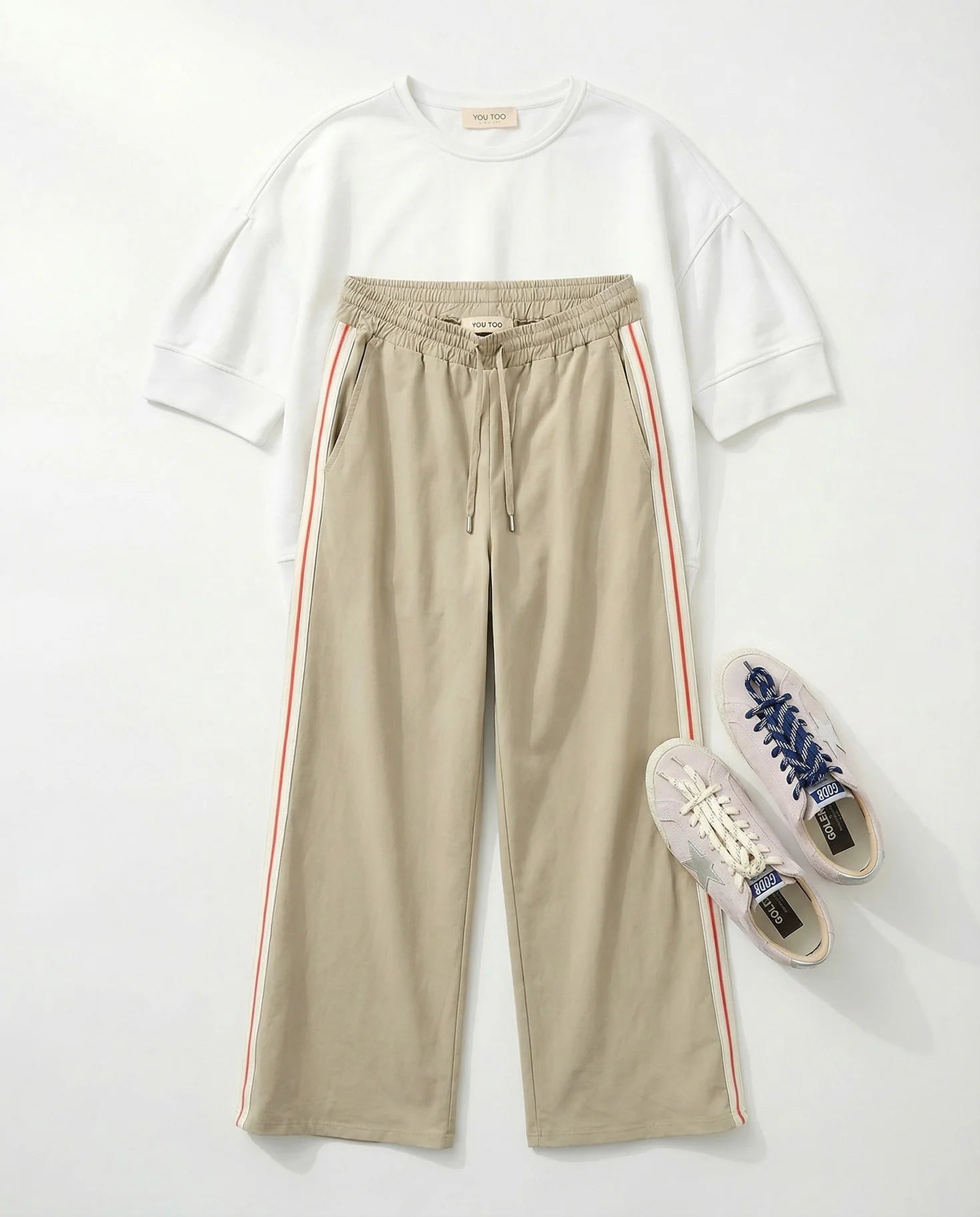 Produktbild Jogginghose beige Frontansicht und weißes Shirt #farbe_fossil