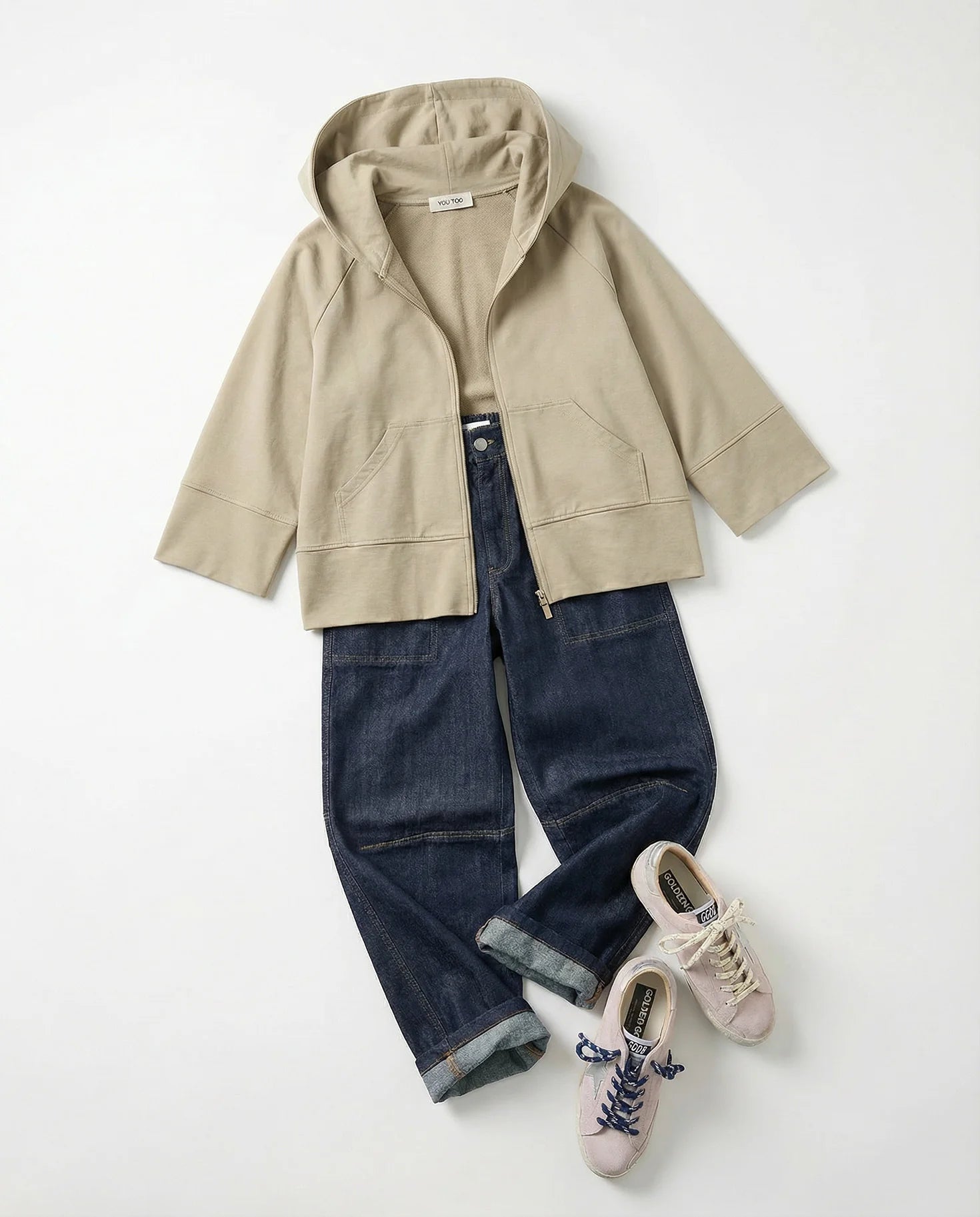 Produktbild Sweatjacke beige Frontansicht und Jeans #farbe_fossil