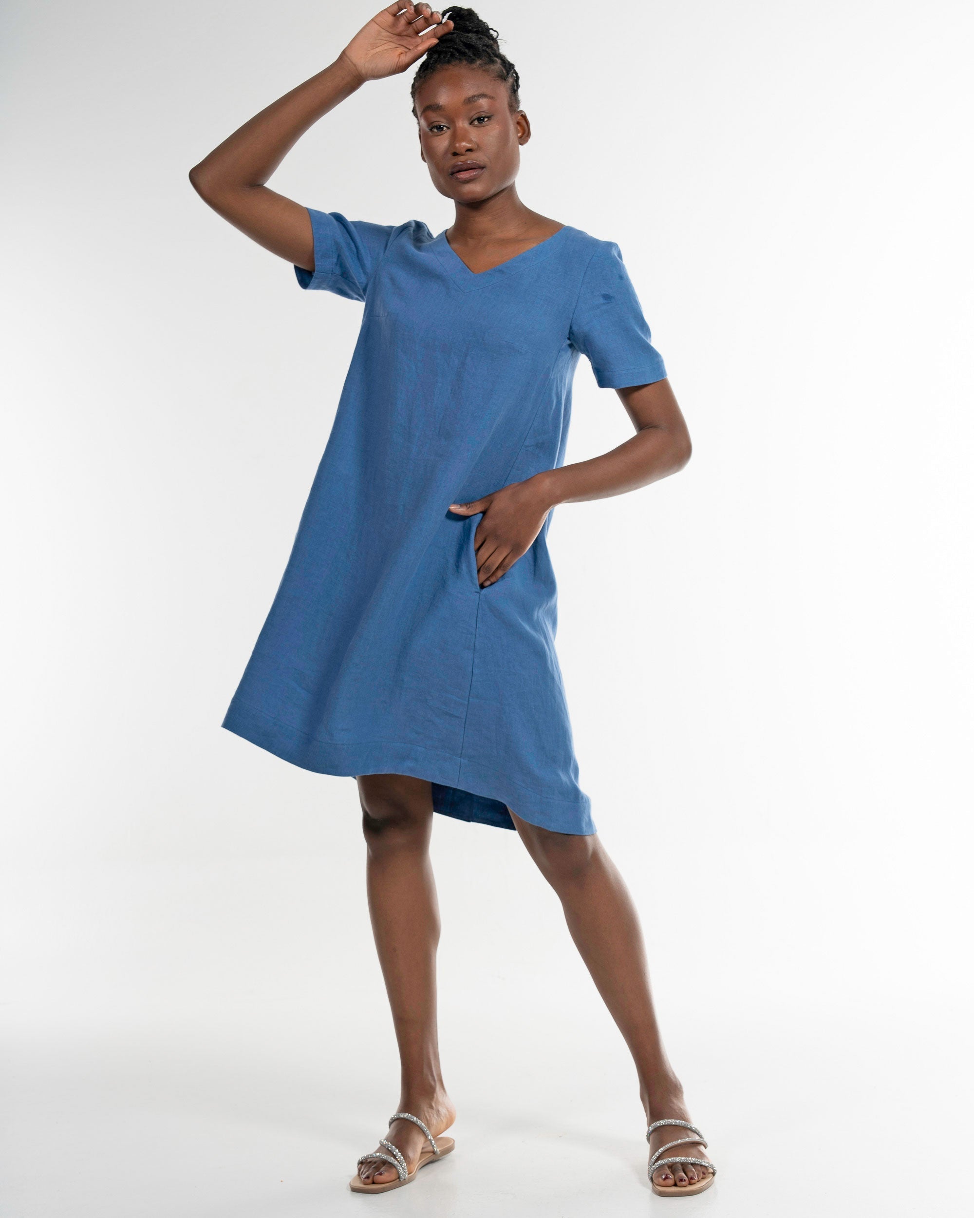 Leinen V-Neck Dress in Blau – Seitenansicht #farbe_blau