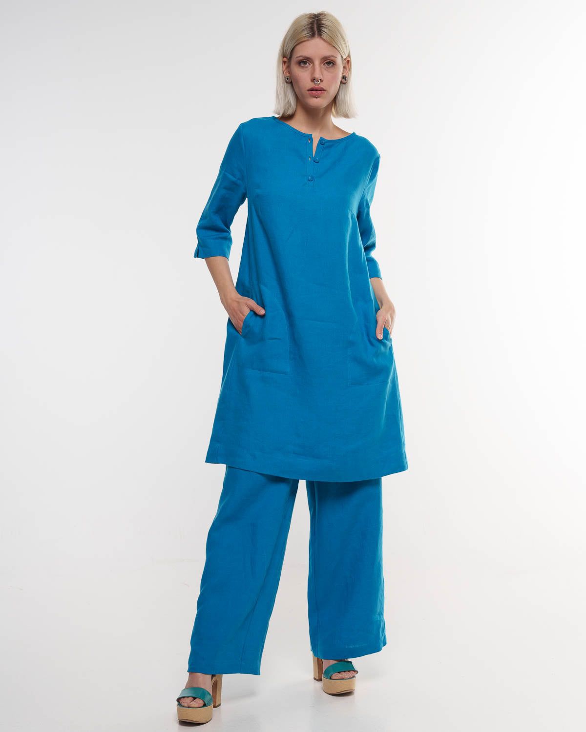 Leinen Kleid in Orient Blue – Detailansicht Stoff myloook #farbe_orient blue