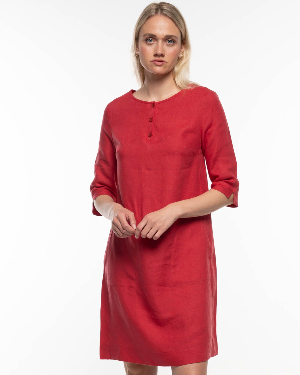 Leinen Kleid – Halbnahaufnahme in Granat #farbe_granat