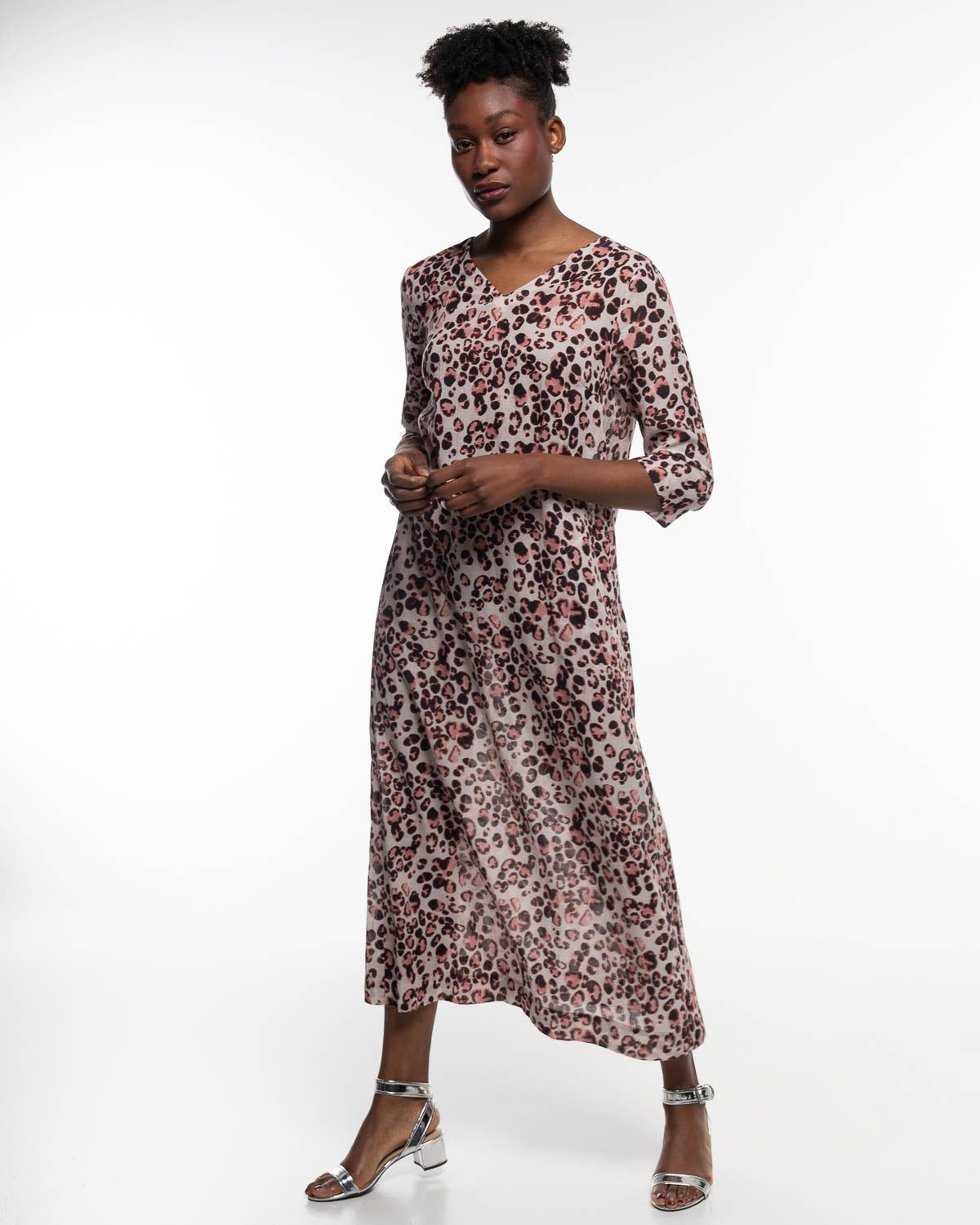 Batist Gep Maxikleid in Rose-quarz – Nahaufnahme myloook #farbe_rose-quarz