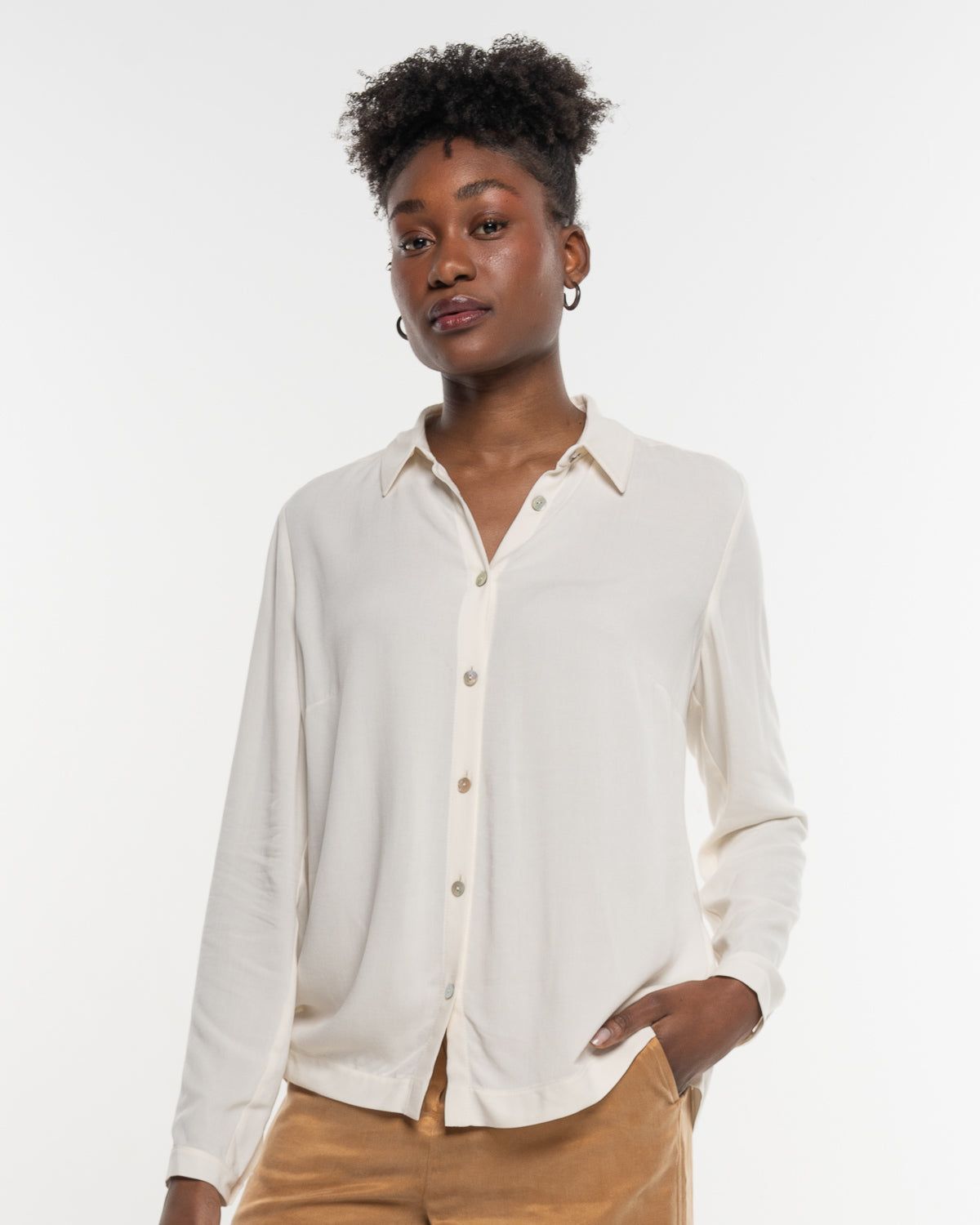 Hemdbluse in Off White – Rückansicht #farbe_Off White