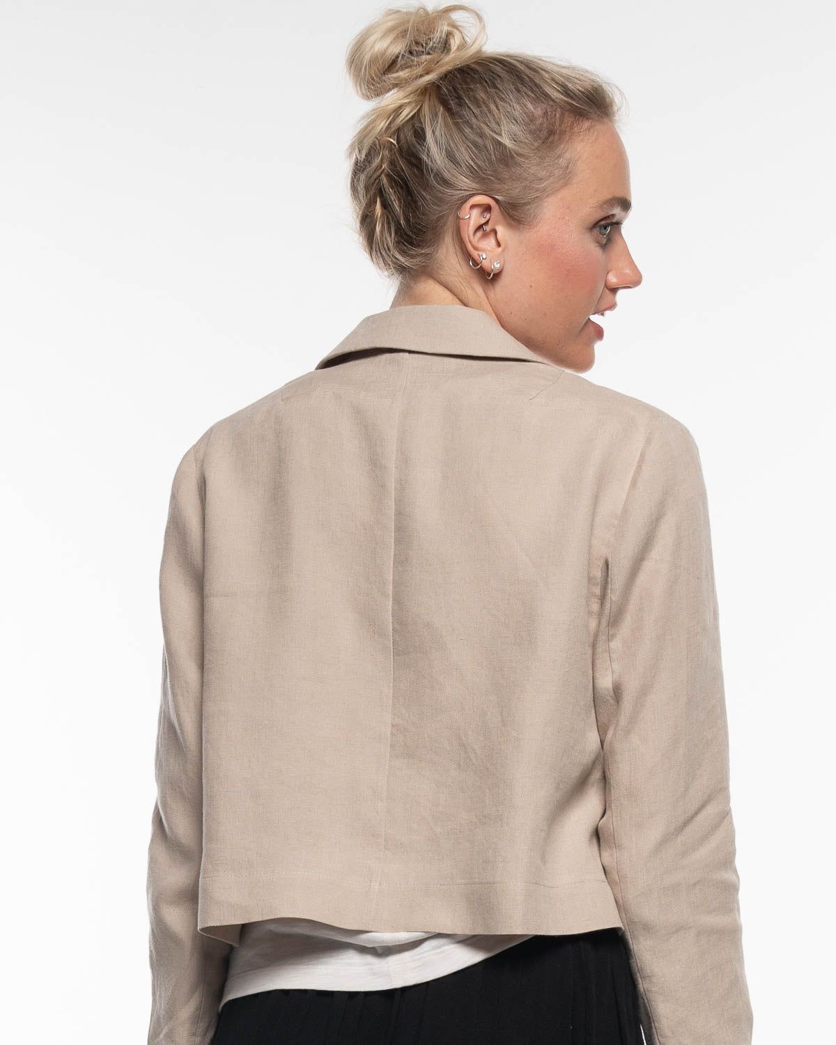 Leinen Blazer in Humus – Seitenansicht #farbe_humus