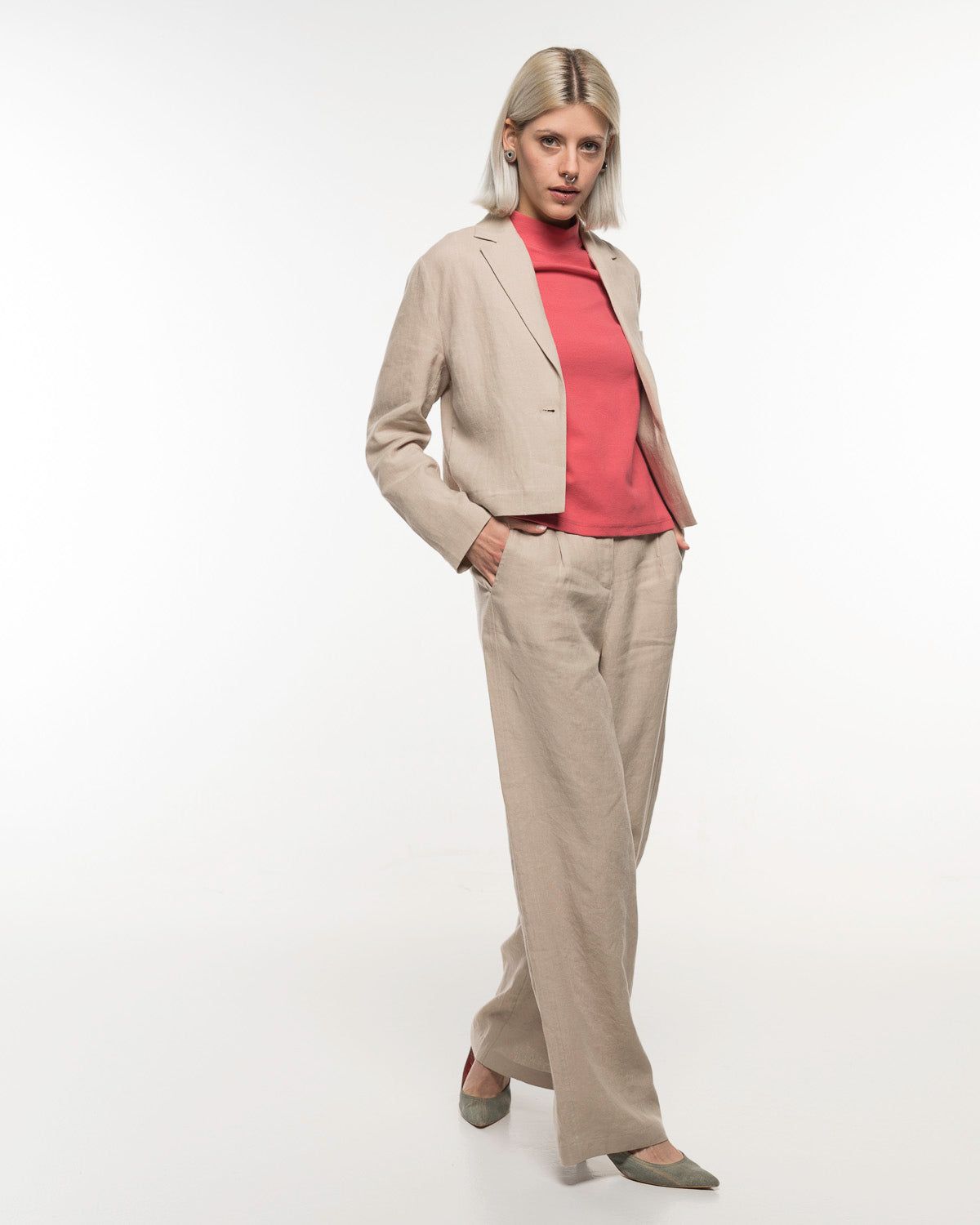 Leinen Blazer in Humus – Styling-Ansicht myloook #farbe_humus