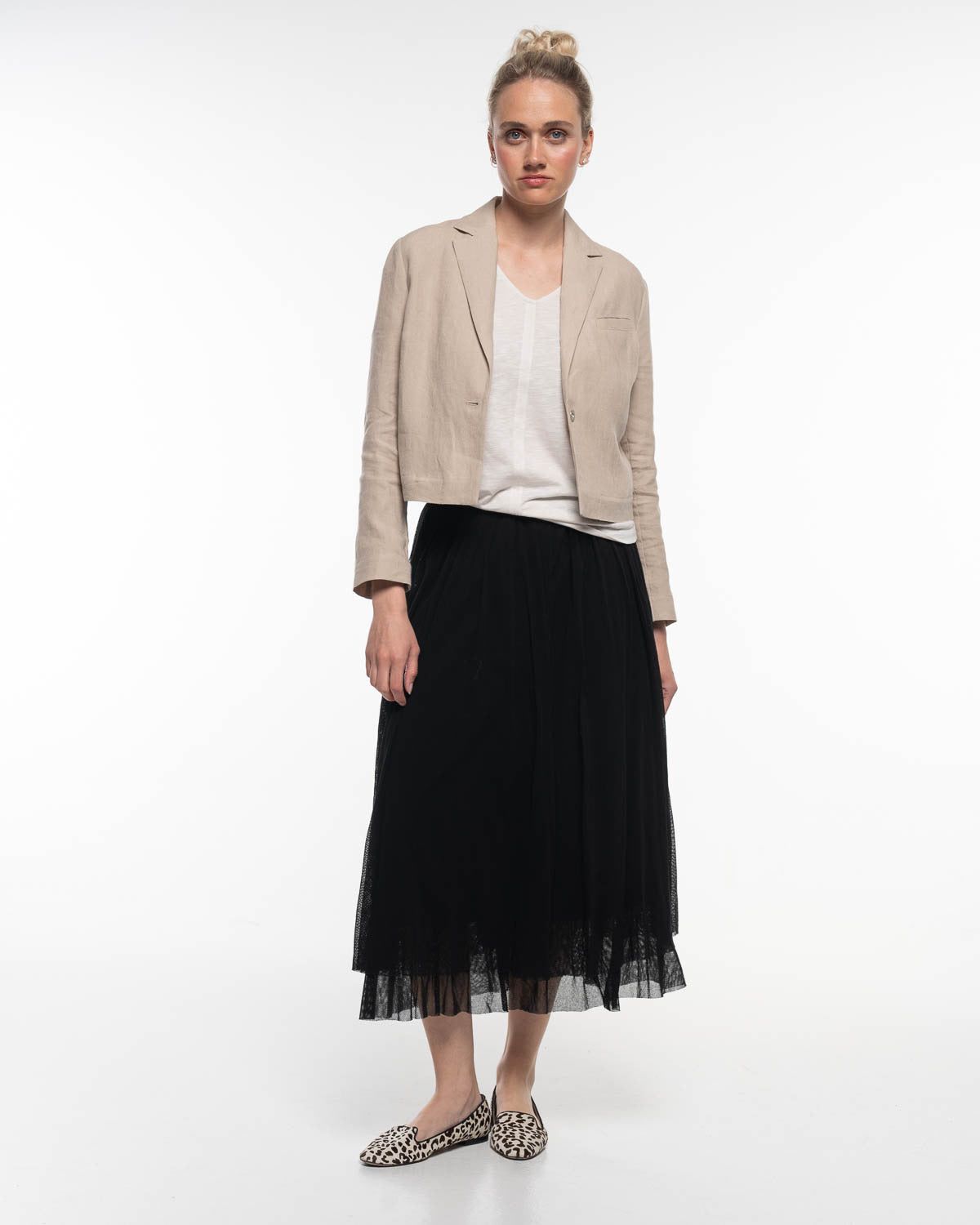 Leinen Blazer – Detailaufnahme in Humus #farbe_humus