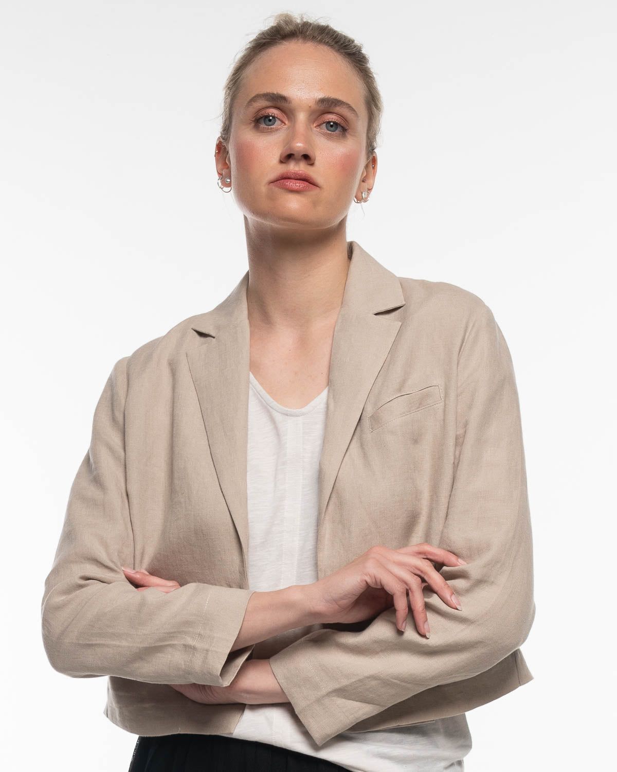 Leinen Blazer in Humus – Ansicht von hinten #farbe_humus