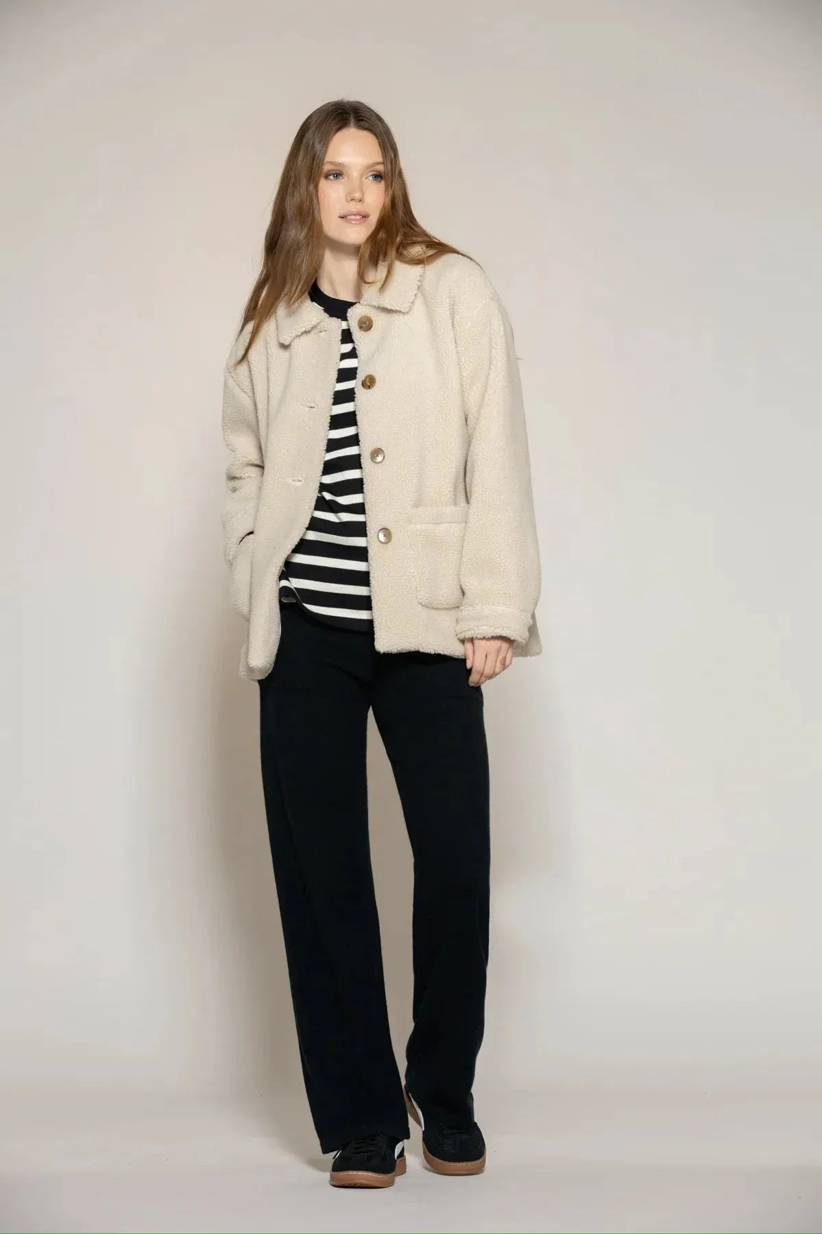 Teddyfleece Jacke in Sand – Frontansicht myloook #farbe_sand