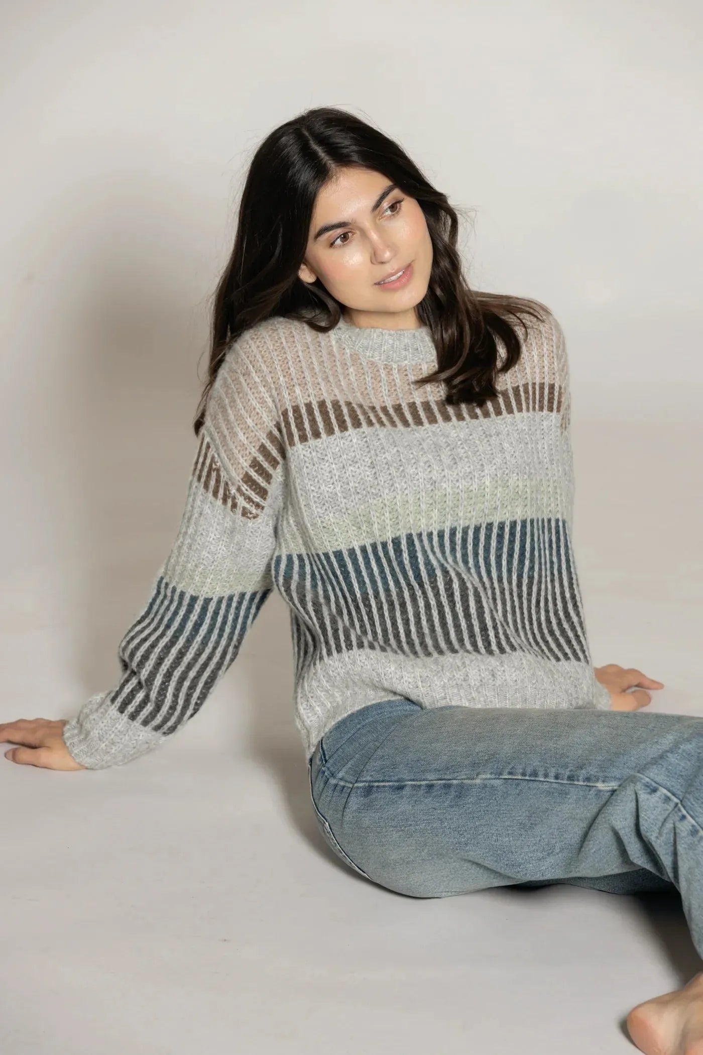 Gestreifter Pullover Alpaka Wolle – Damen Strickpullover aus Alpaka-Woll-Mix mit lockerer Passform, ideal für gemütliche Alltagslooks.