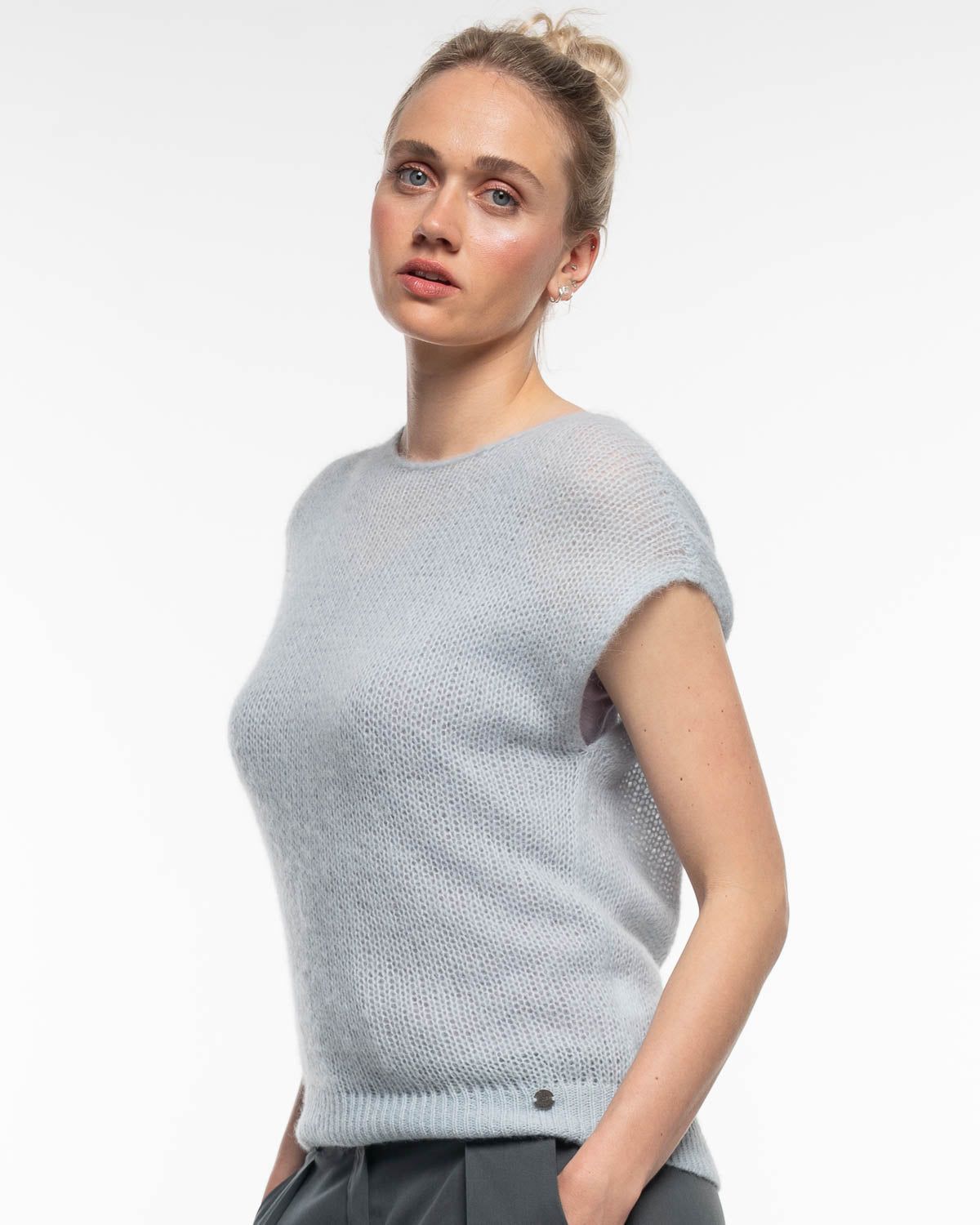 Light Pullunder – Nahaufnahme in Silver Blue #farbe_silver blue