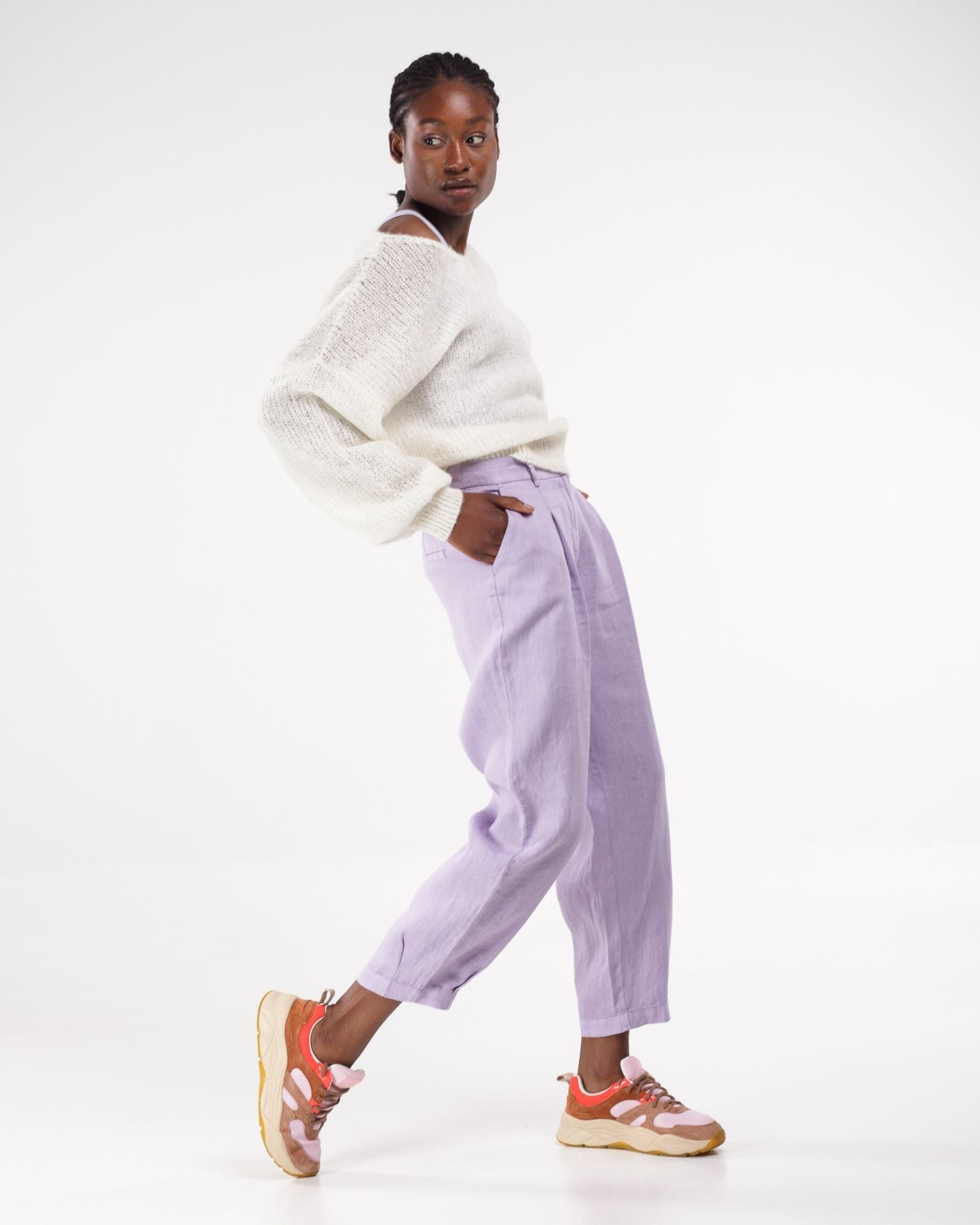Light V-Neck Pullover in Off-white – Frontansicht myloook #farbe_off-white