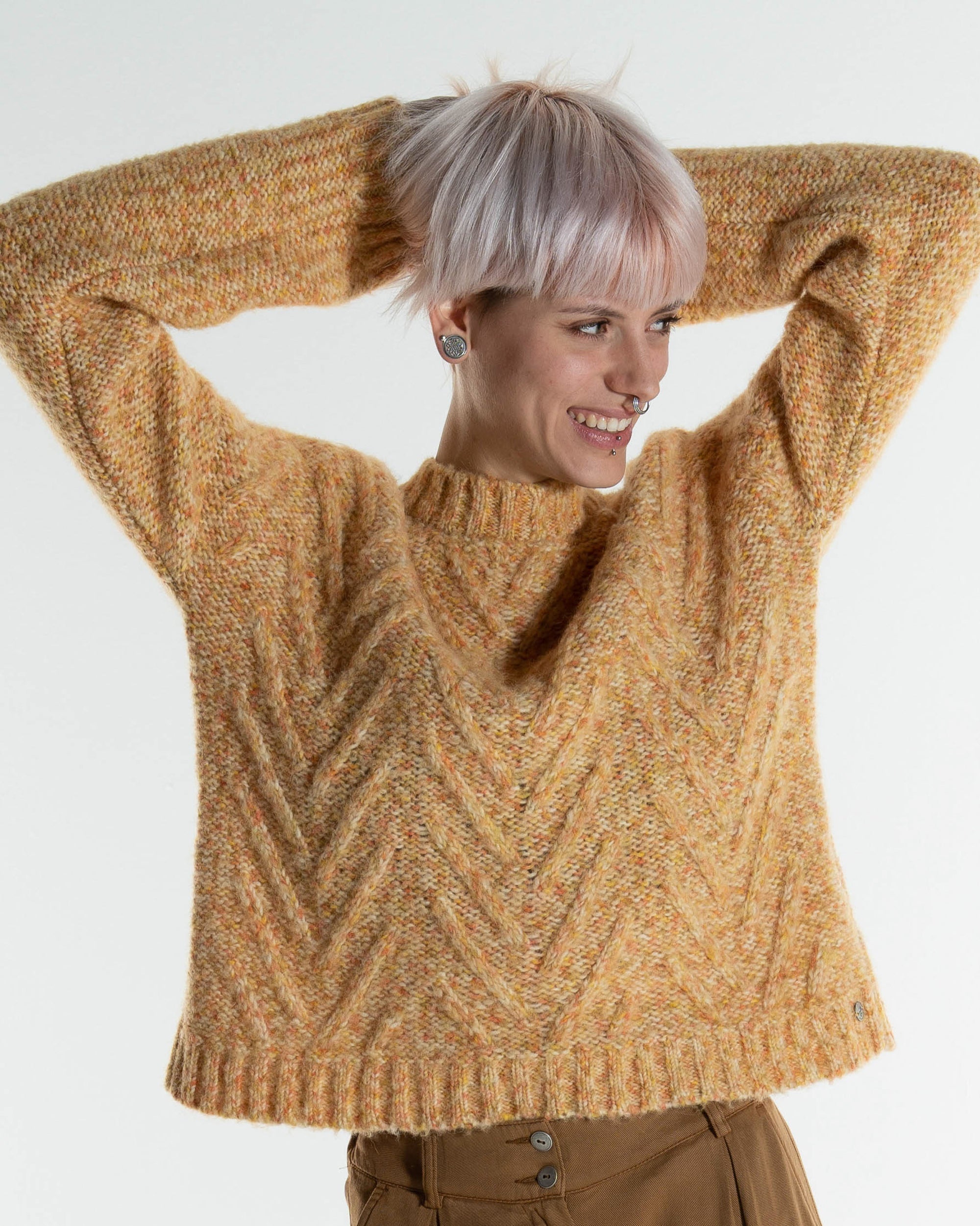 Fancy Turtleneck gold in Goldgelb – Frontansicht myloook #farbe_goldgelb