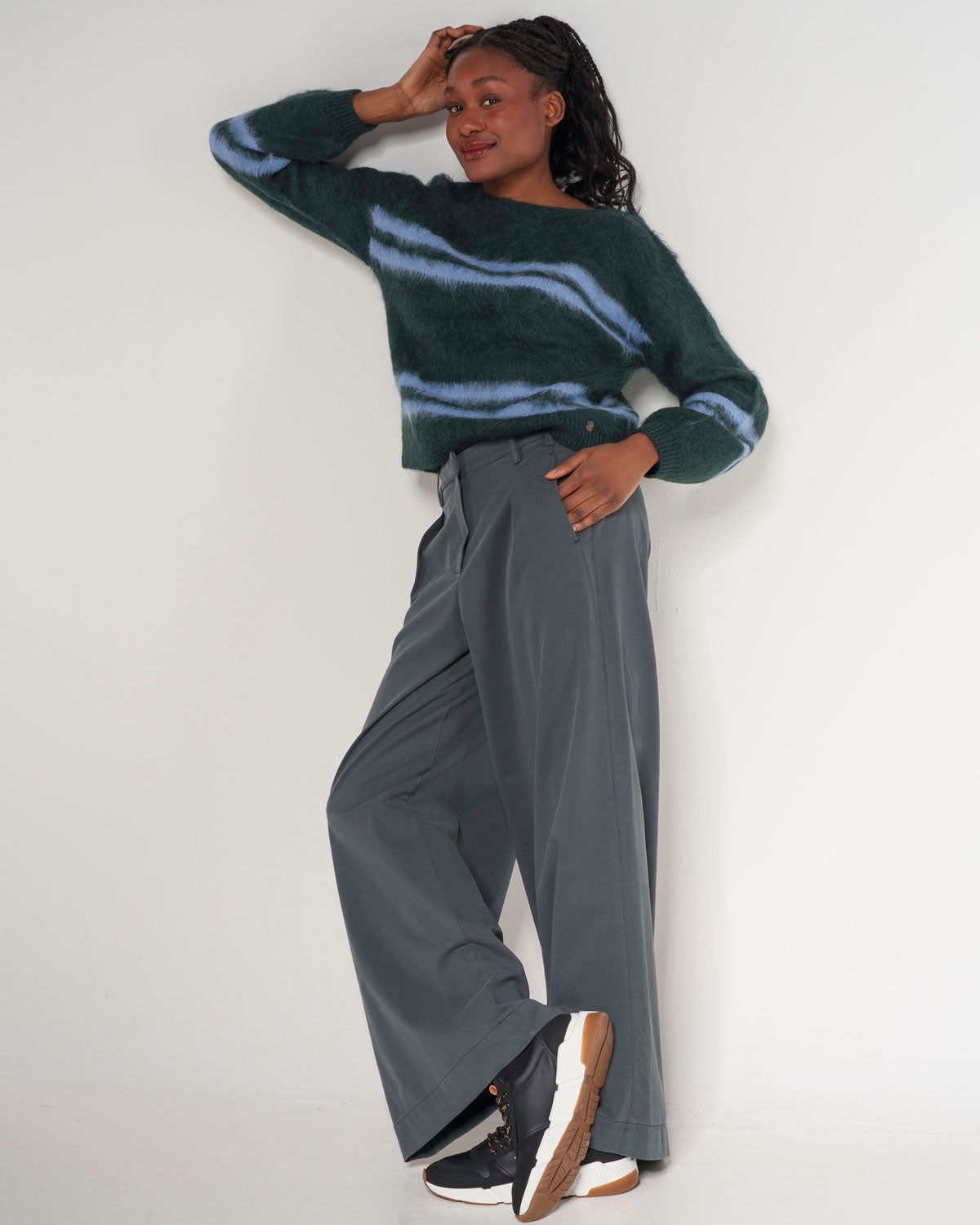 Brushed Stripe Pulli in Zeder – Styling-Ansicht myloook #farbe_zeder