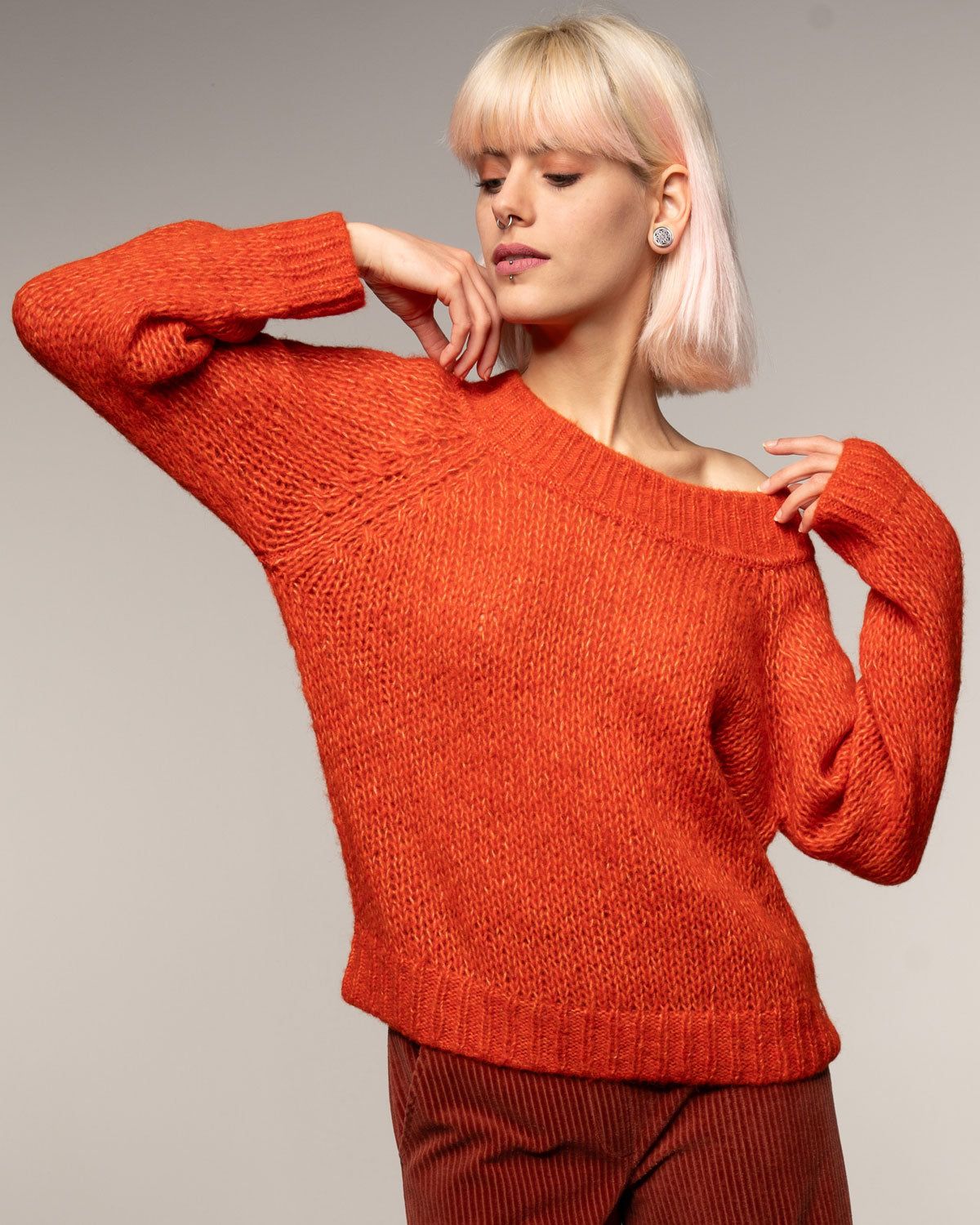 Fluffy Pullover – Rückseite in Jaffa #farbe_jaffa