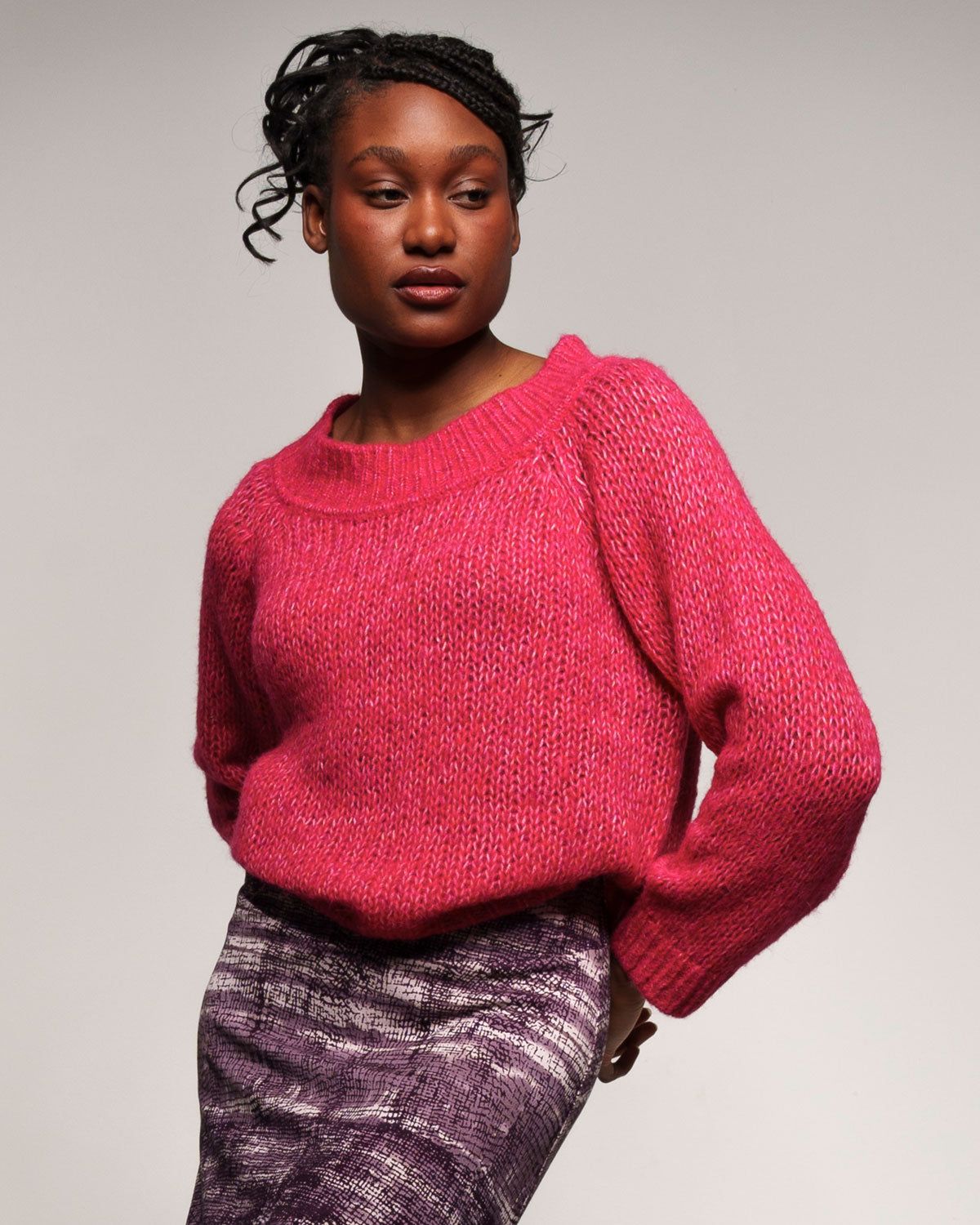 Fluffy Pullover in Lipstick – Detailansicht Stoff myloook #farbe_lipstick