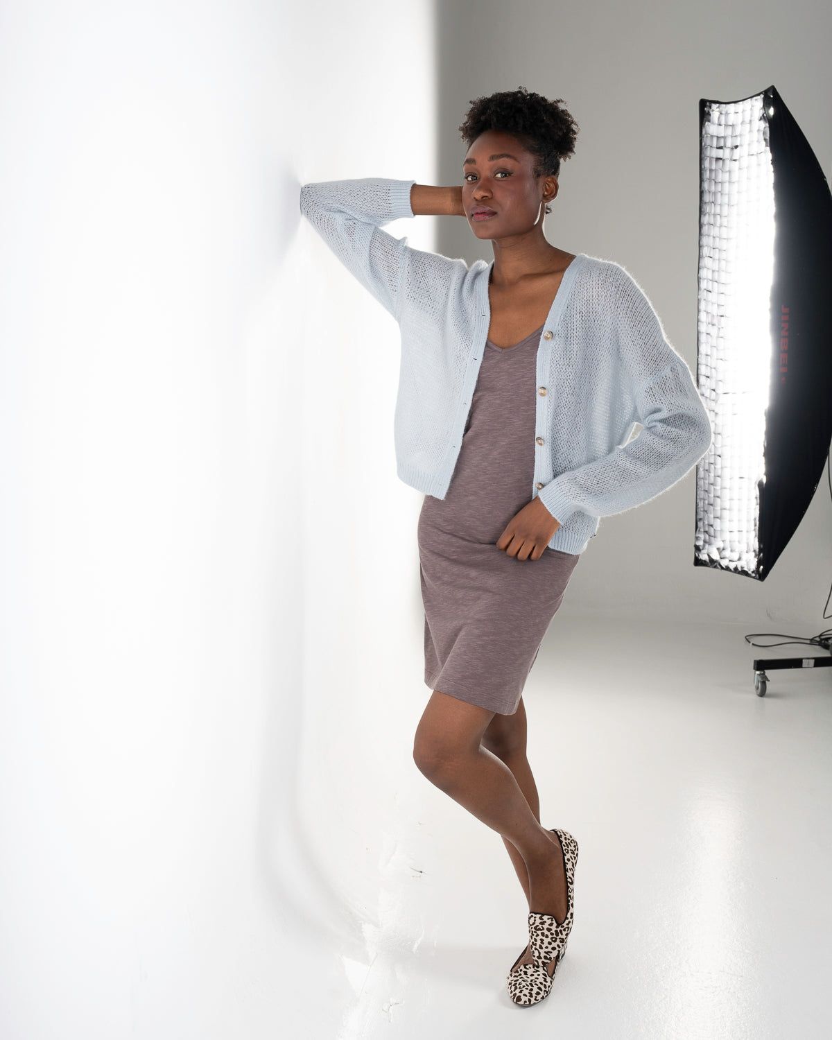 Light Jacket in Silver Blue – Detailaufnahme myloook #farbe_silver blue