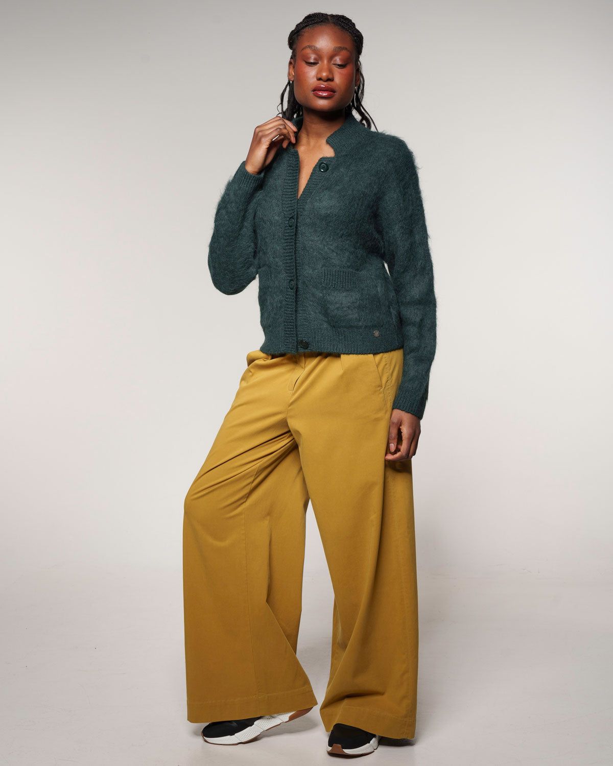Brushed Jacket – Halbnahaufnahme in Zeder #farbe_zeder
