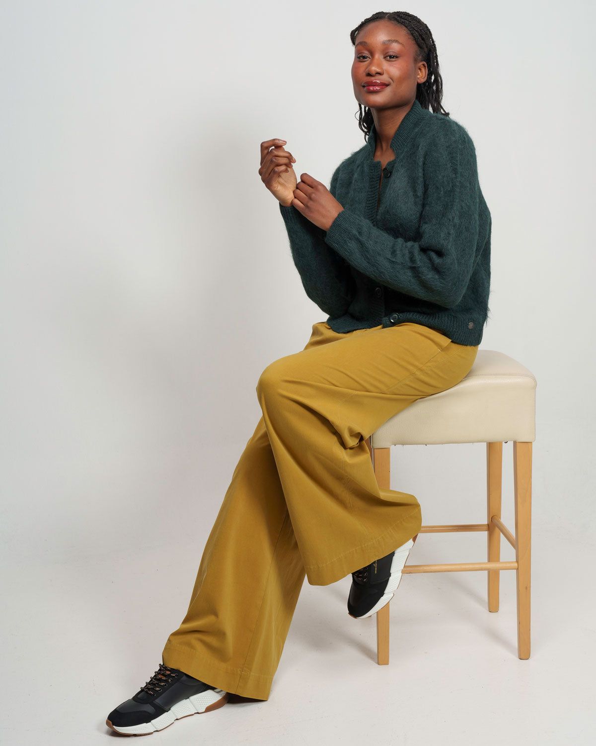 Brushed Jacket in Zeder – Styling-Ansicht #farbe_zeder