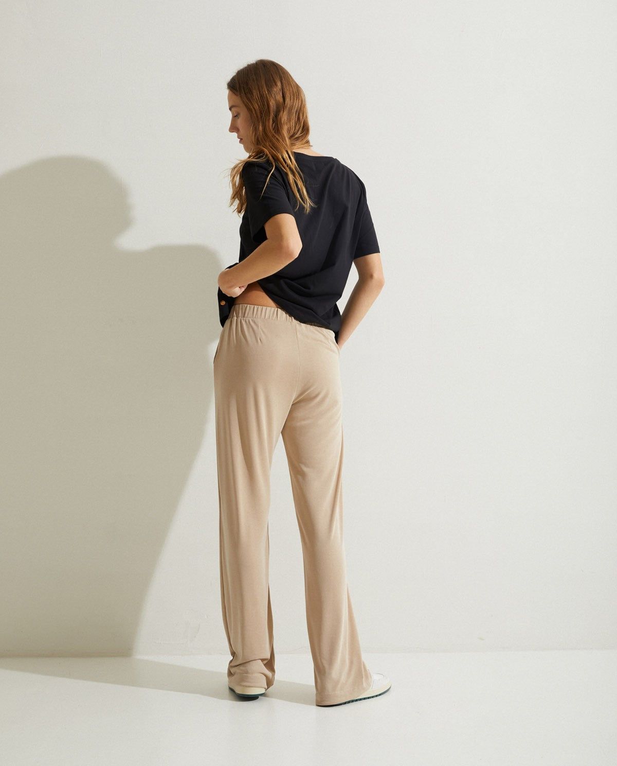 Hose fließend in Beige – Nahaufnahme #farbe_beige