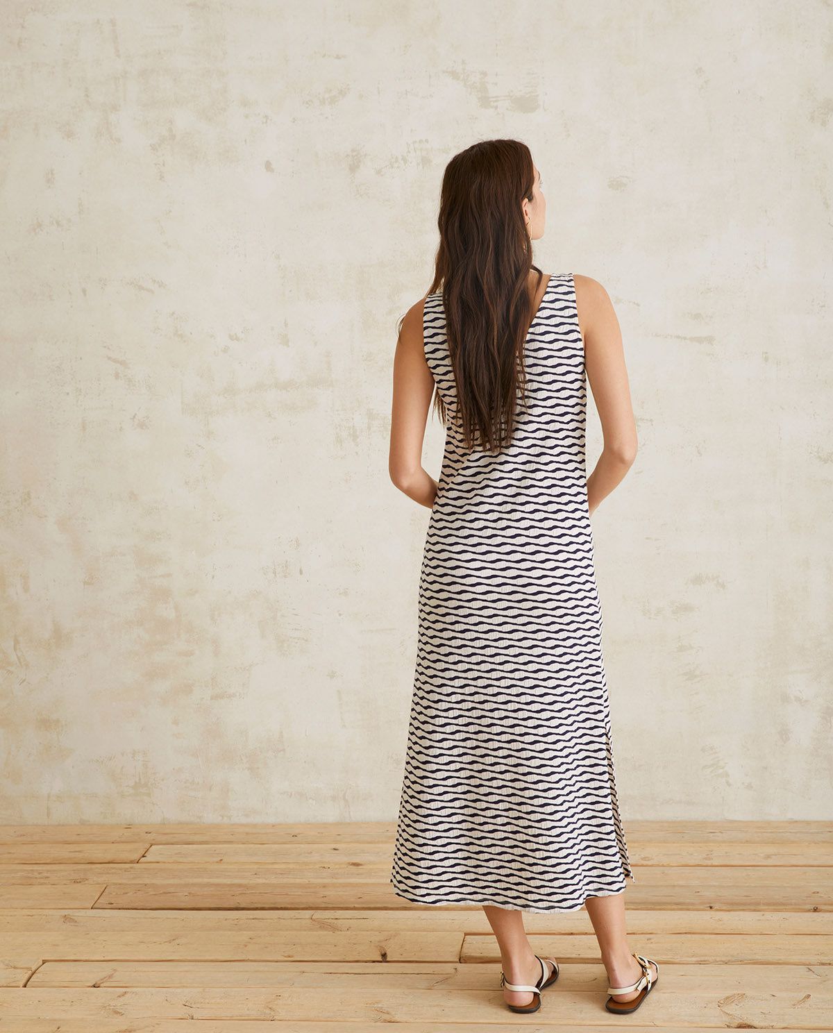 Sommerkleid gemustert – Vorderansicht in Ecru + Navy Stripes myloook #farbe_ecru + navy stripes