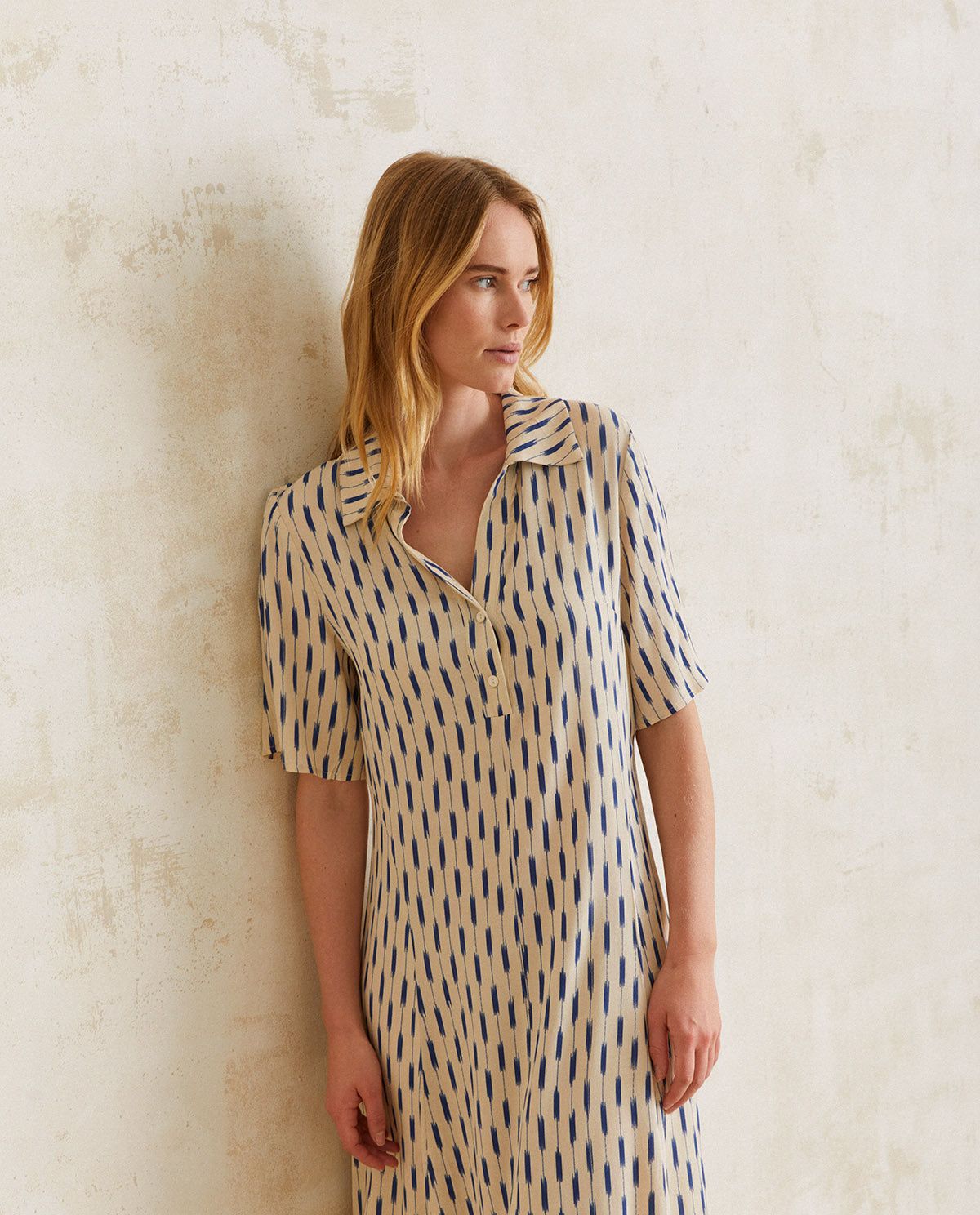 Hemdblusenkleid – Produktfoto in Blaue Streifen #farbe_blaue streifen