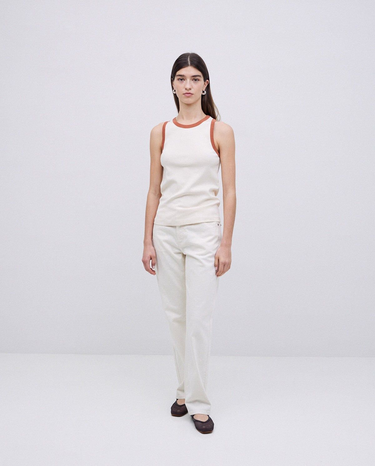 Ecrufarbenes Top – Seitenansicht in Ecru myloook #farbe_ecru