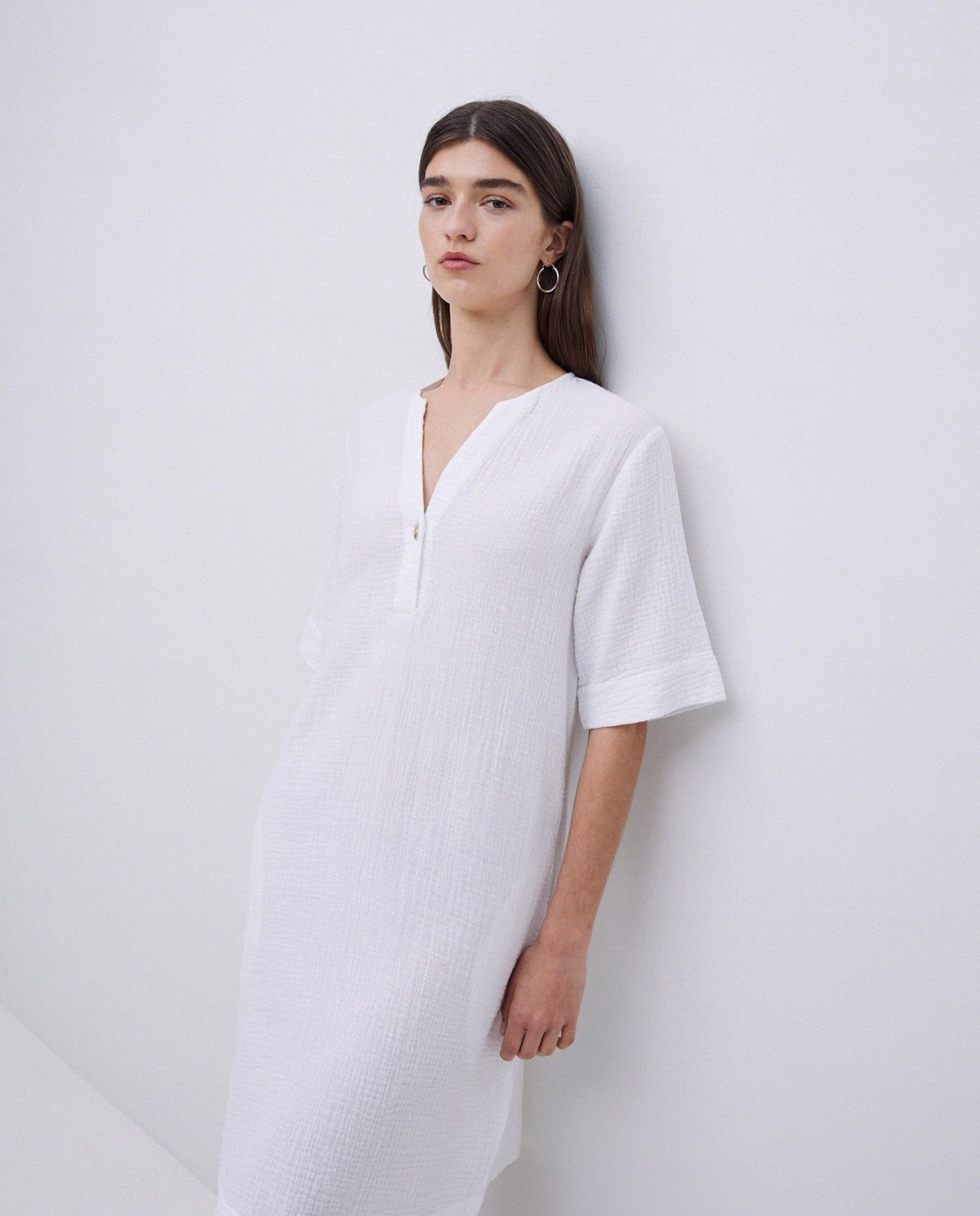 Musselin-Kleid in Weiß – Ansicht von vorne myloook #farbe_weiß