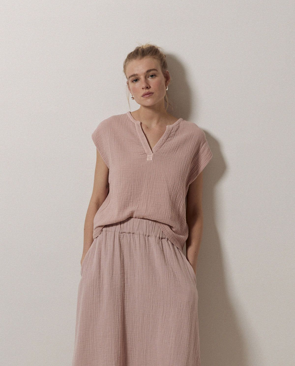 Luftige Bluse aus Baumwoll-Musselin – von vorne in Rosa myloook #farbe_rosa