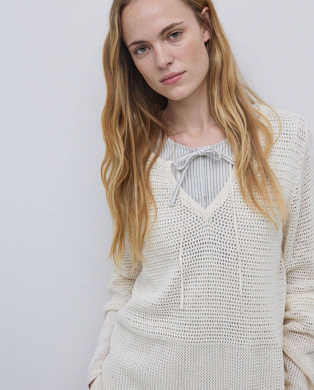 Leichter Strickpullover – Styling-Ansicht in Off White #farbe_off white