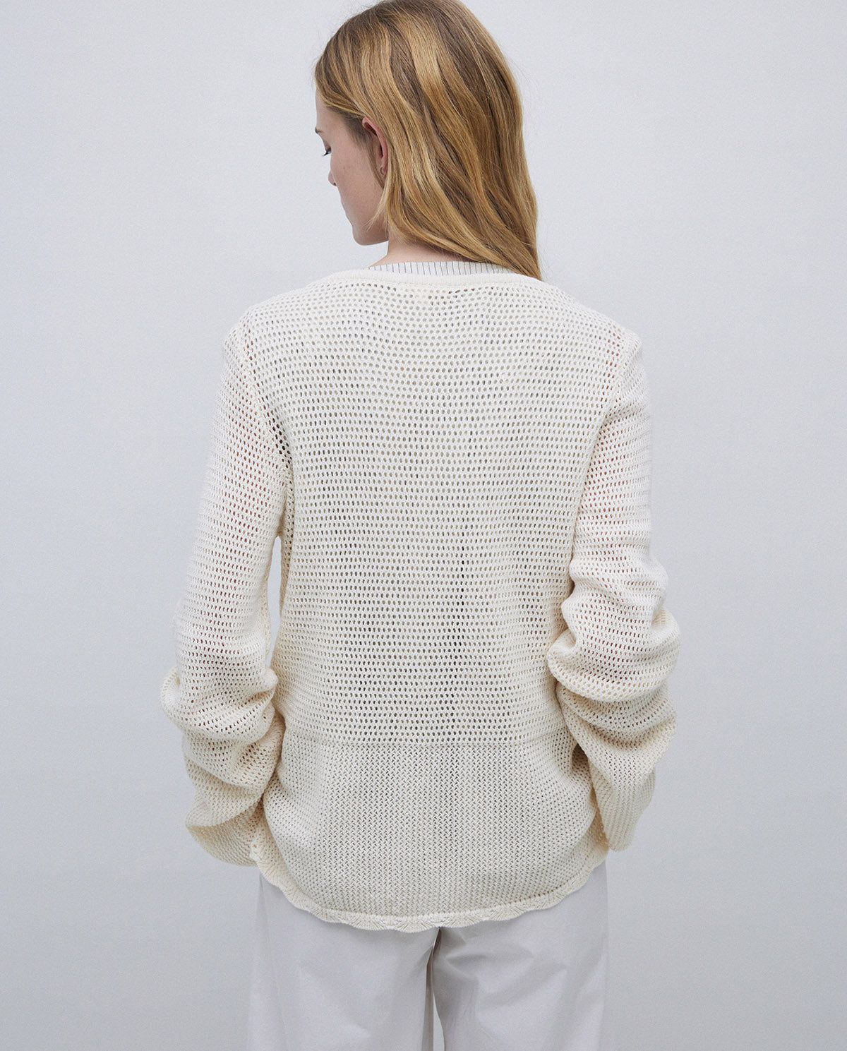 Leichter Strickpullover in Off White – Produktbild myloook #farbe_off white