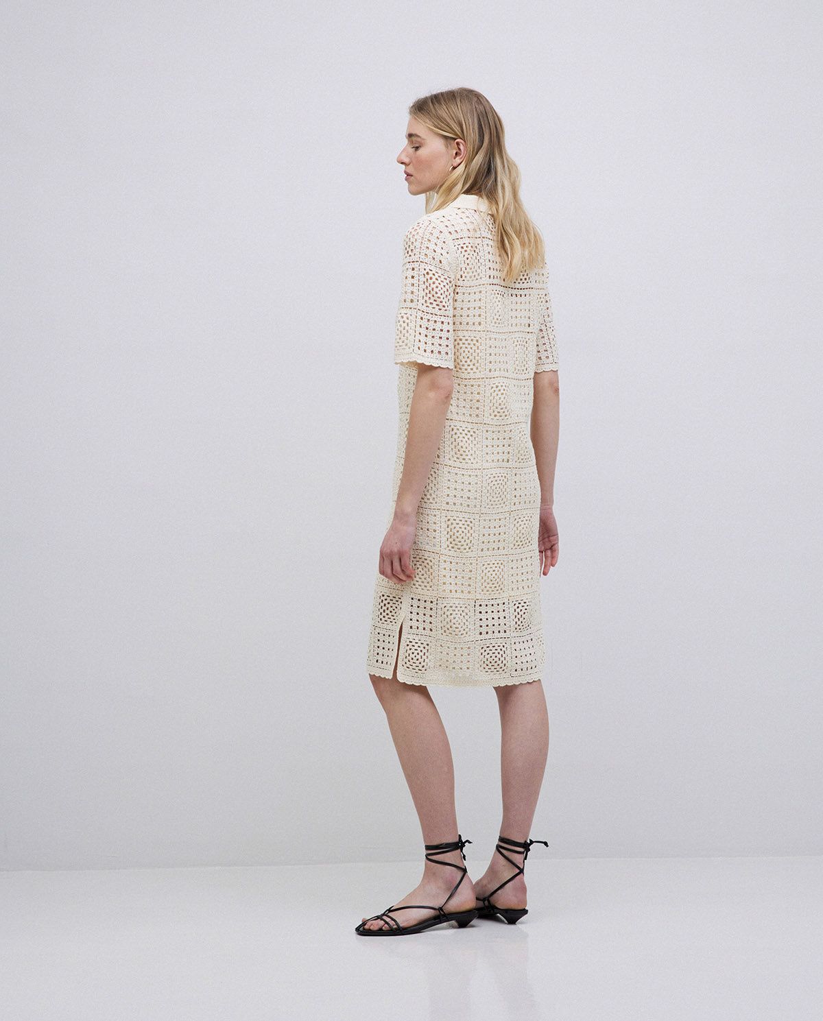 Häkelkleid – Nahaufnahme in Ecru #farbe_ecru