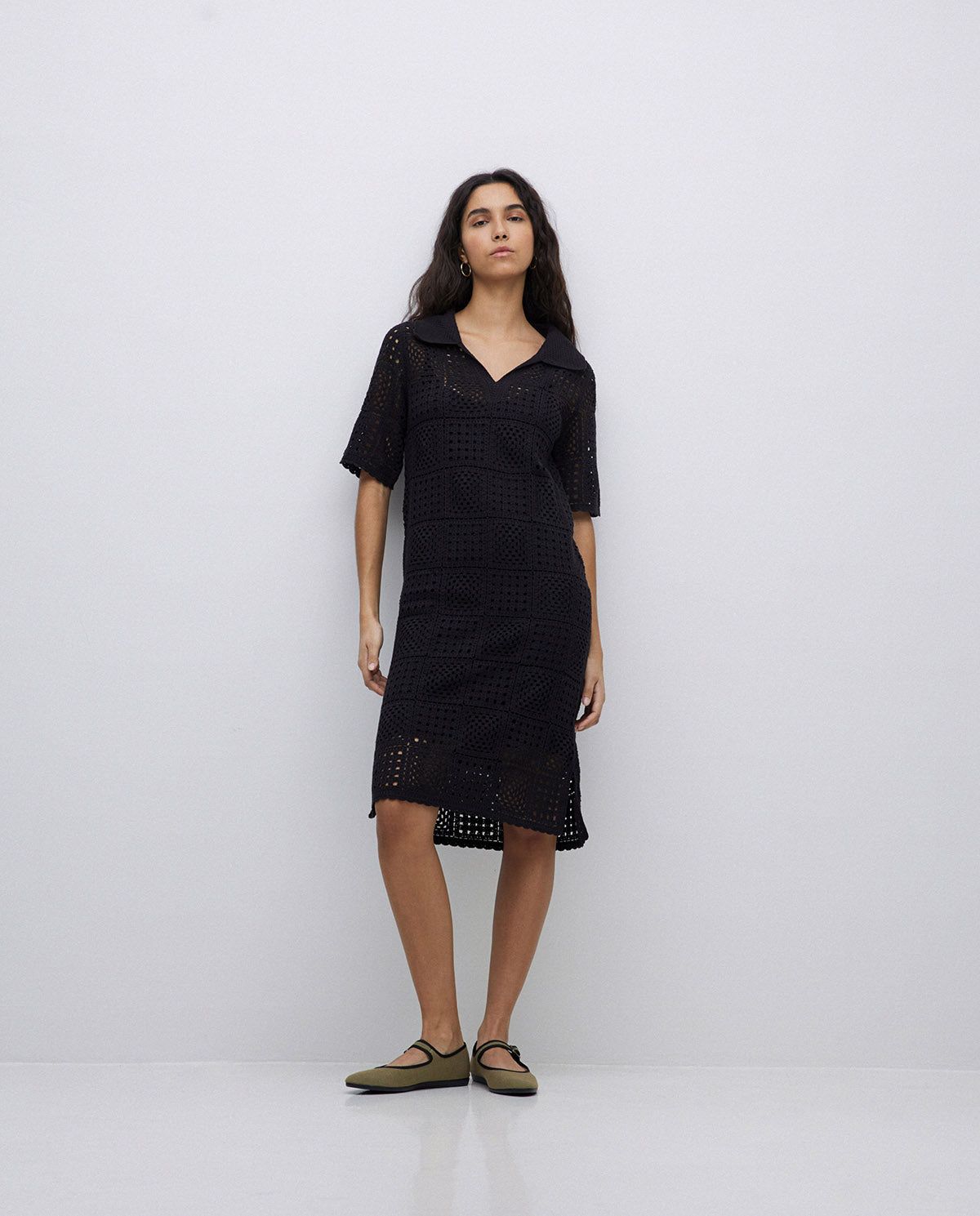 Häkelkleid in Schwarz – Seitenansicht myloook #farbe_schwarz
