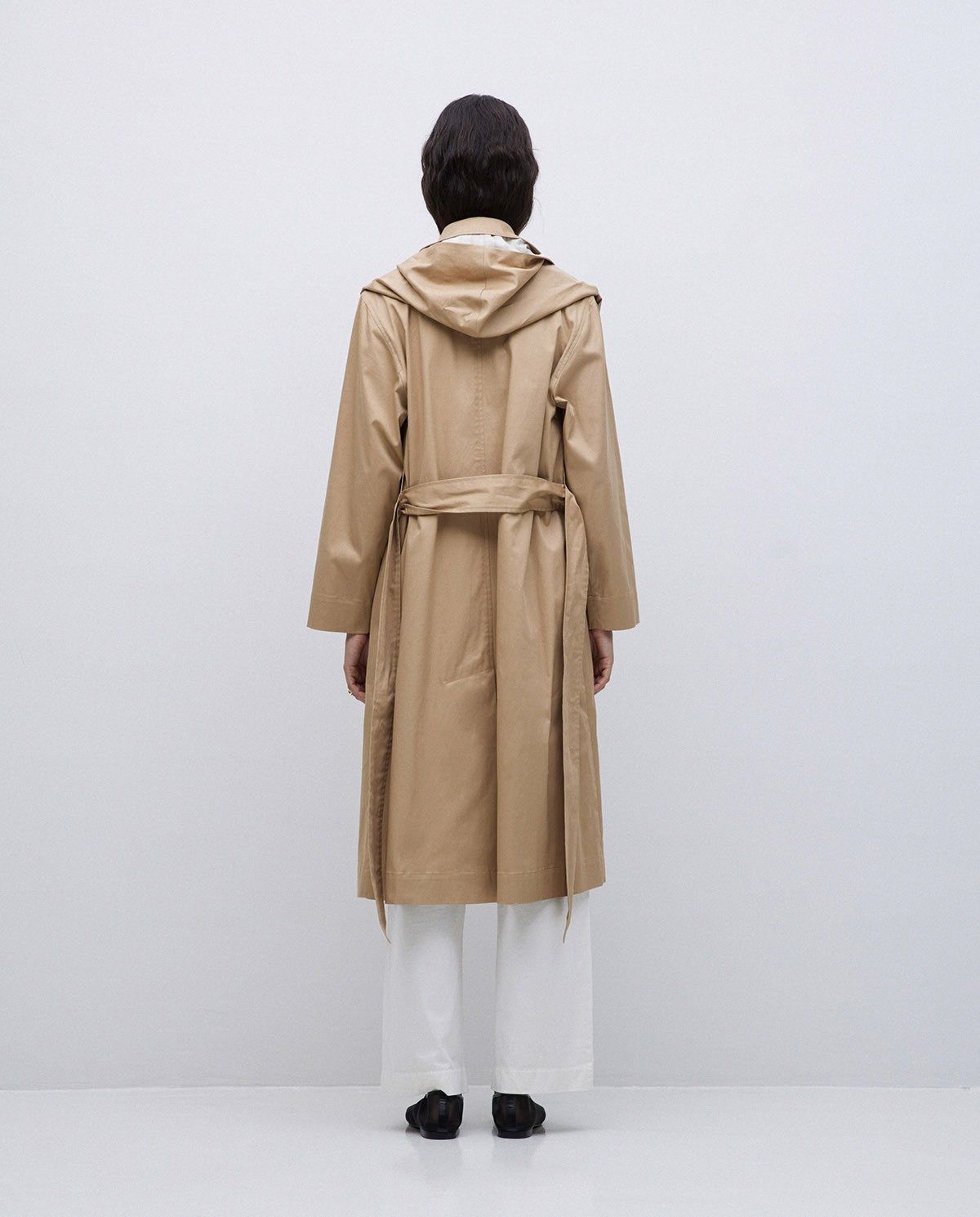Trenchcoat aus Baumwolle in Camel – Seitenansicht myloook #farbe_camel