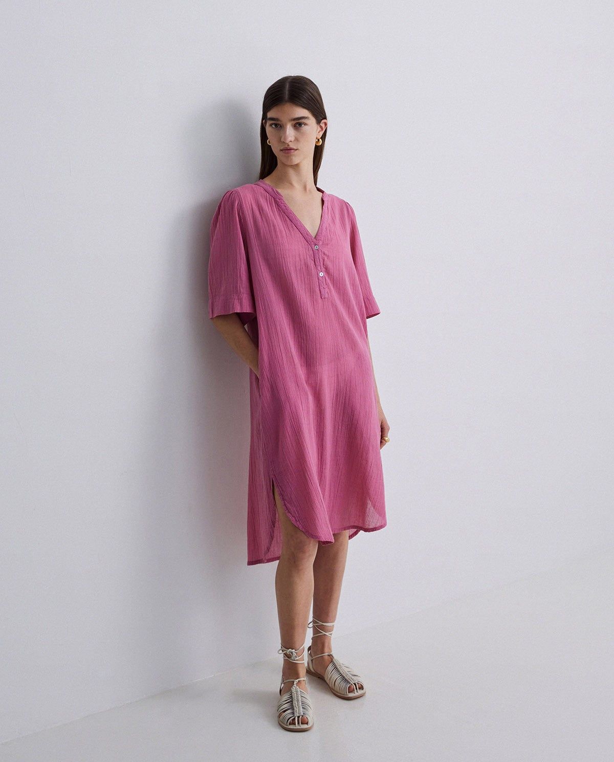 Kurzes Musselin-Kleid in Rosa – Seitenansicht #Farbe_Rosa