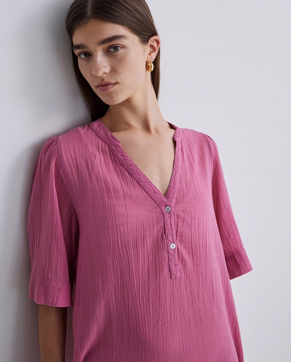 Kurzes Musselin-Kleid – Ansicht von vorne in Rosa #Farbe_Rosa