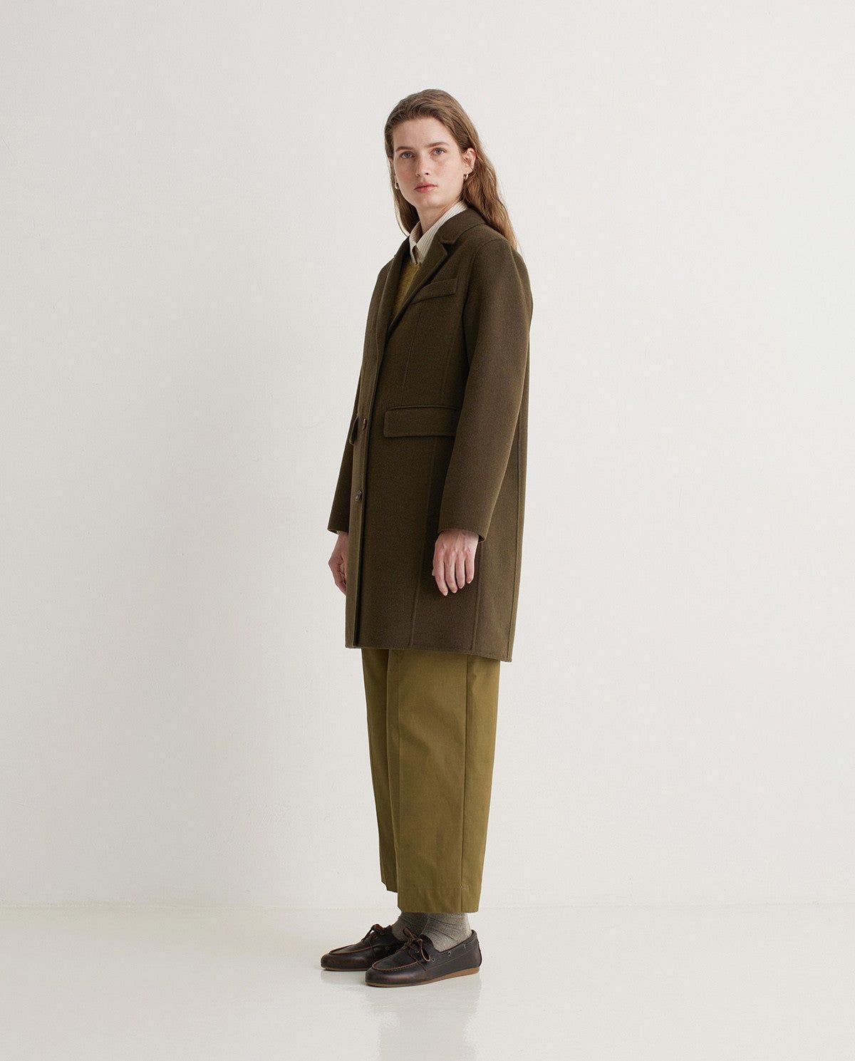 Midi Wollmantel in Khaki – Vorderansicht myloook #farbe_Khaki