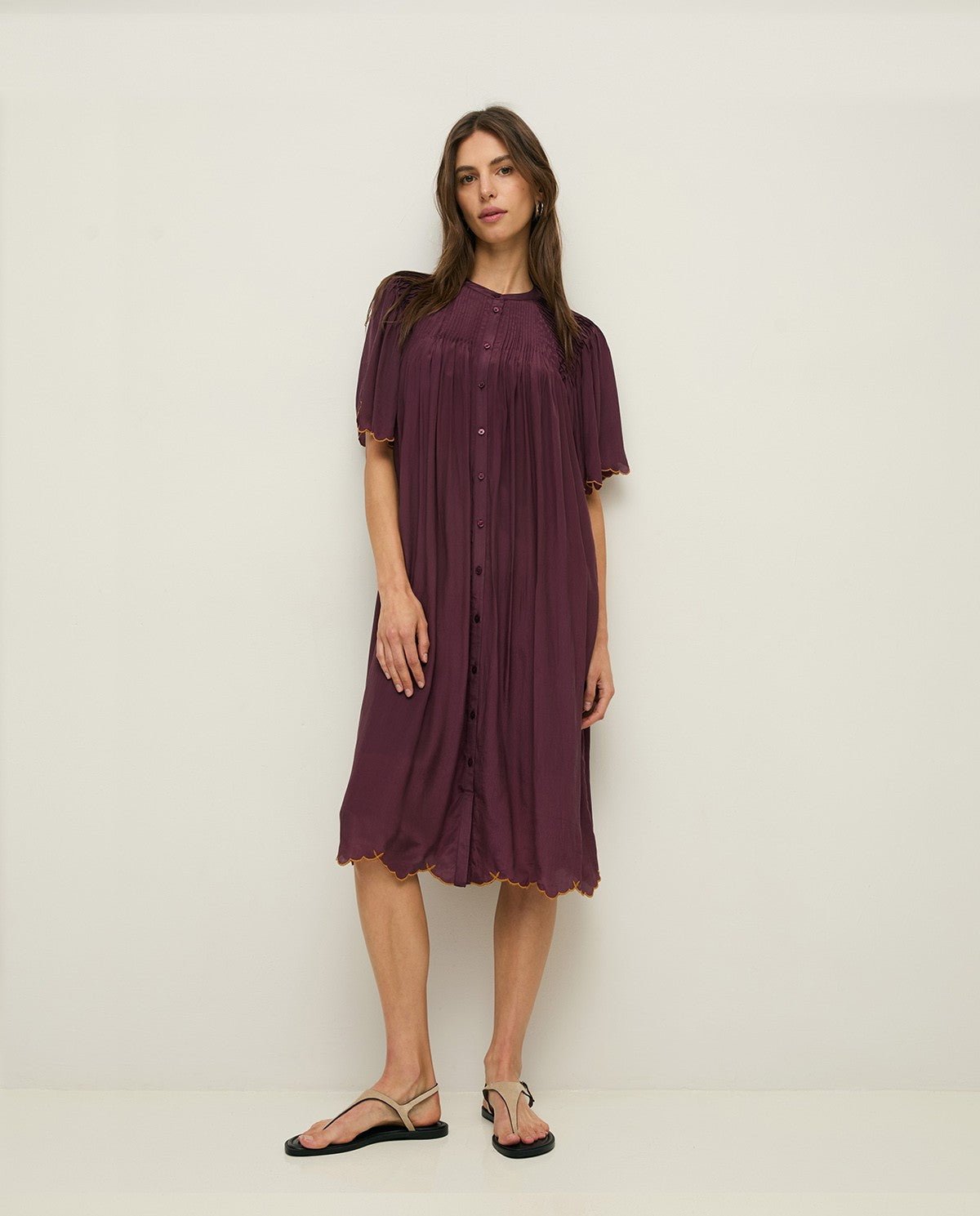 Romantisches Kleid mit Stickerei