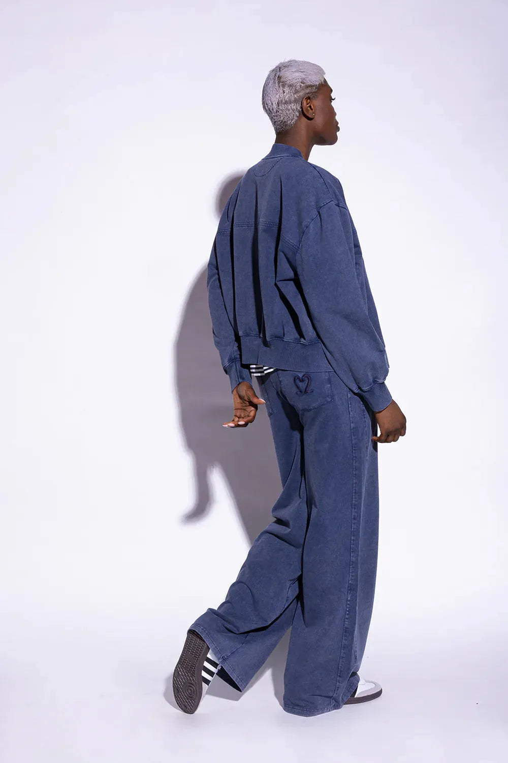 LIV Blouson – Ansicht von hinten in Navy myloook #farbe_navy