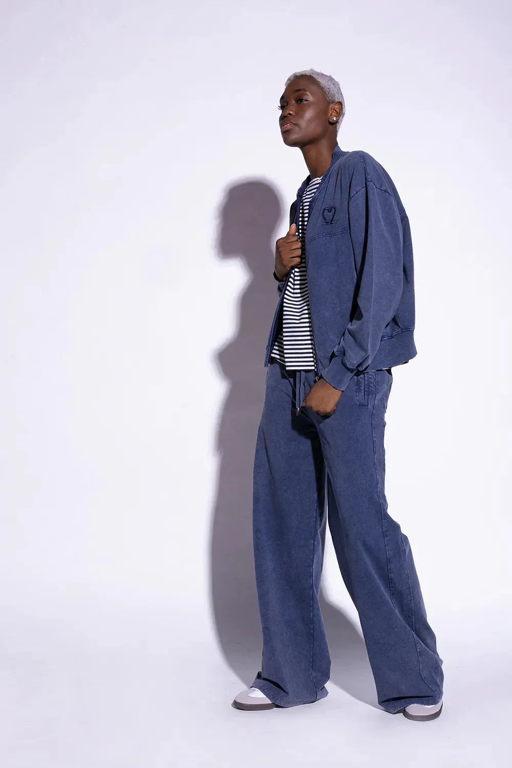 LIV Blouson in Navy – Rückansicht #farbe_navy