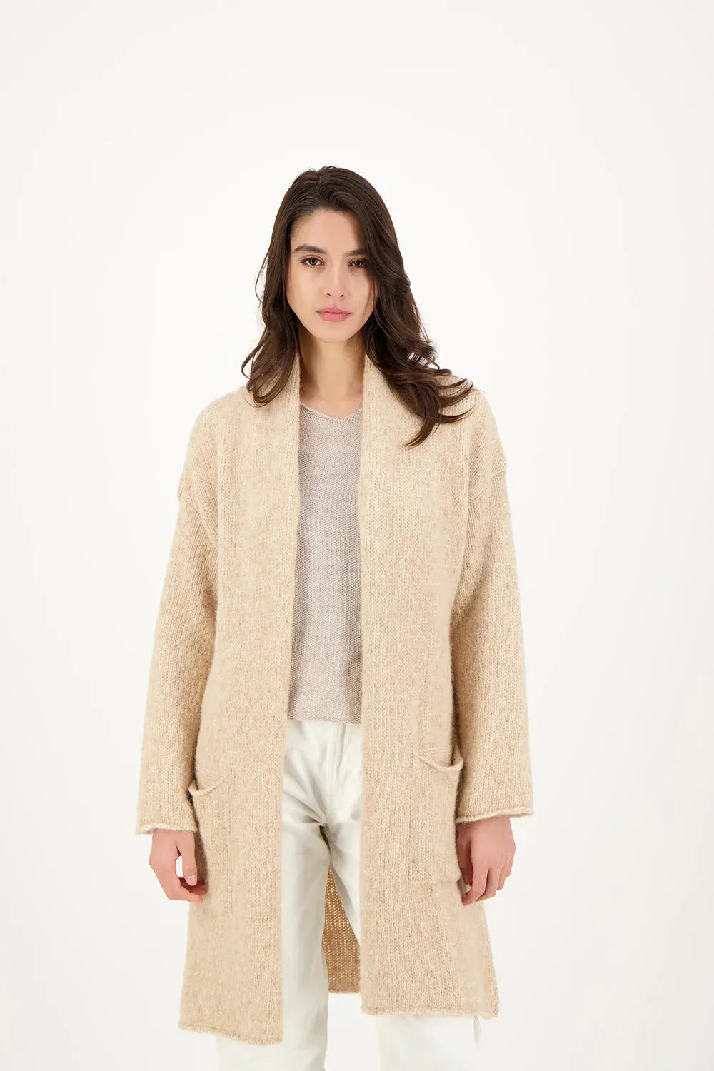 BRUME Long Cardigan in Beige – Ganzkörperansicht myloook #farbe_beige